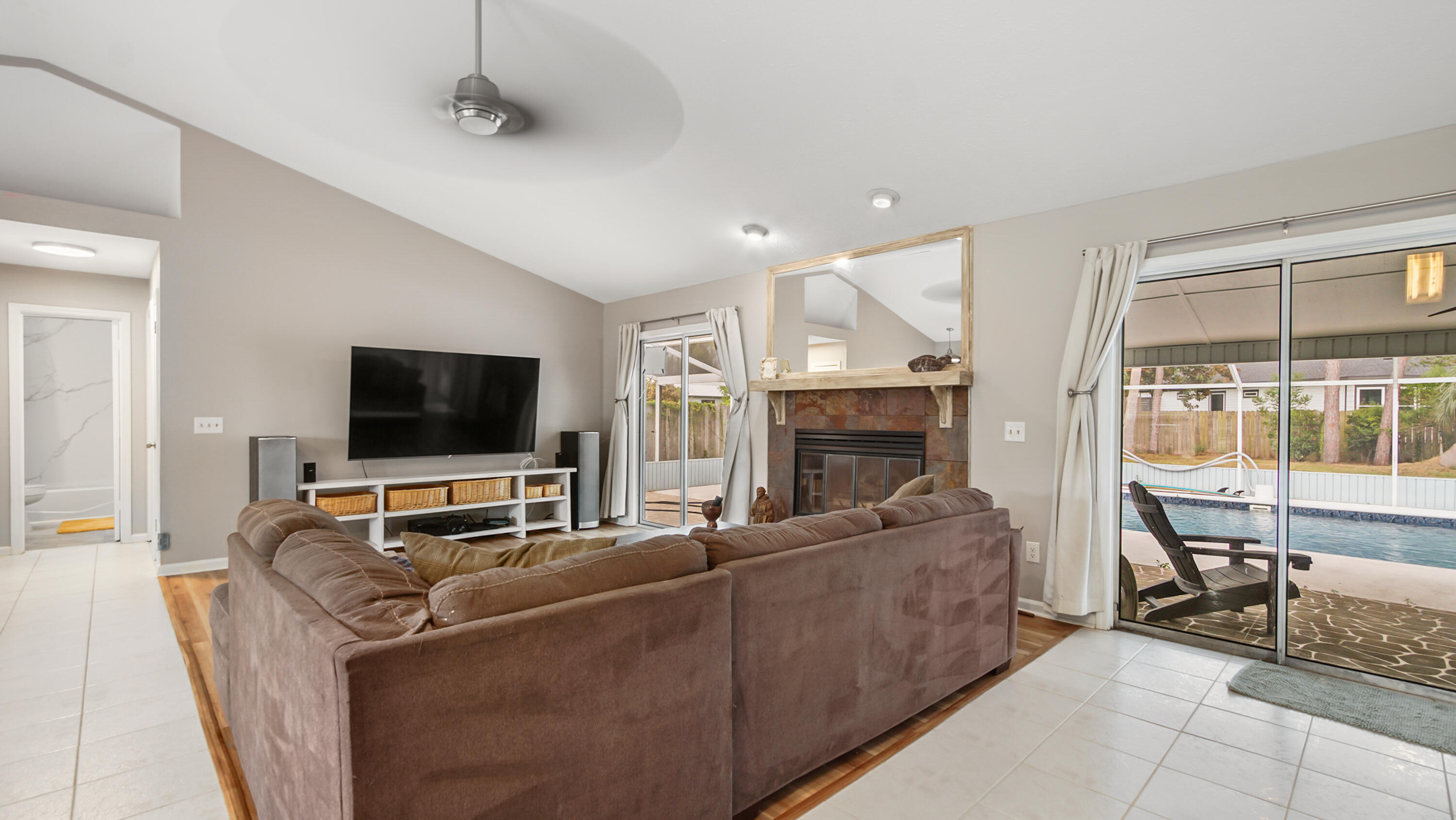 GRAND LAGOON SHORES - Residential