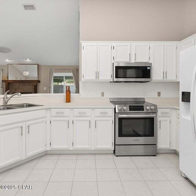 GRAND LAGOON SHORES - Residential