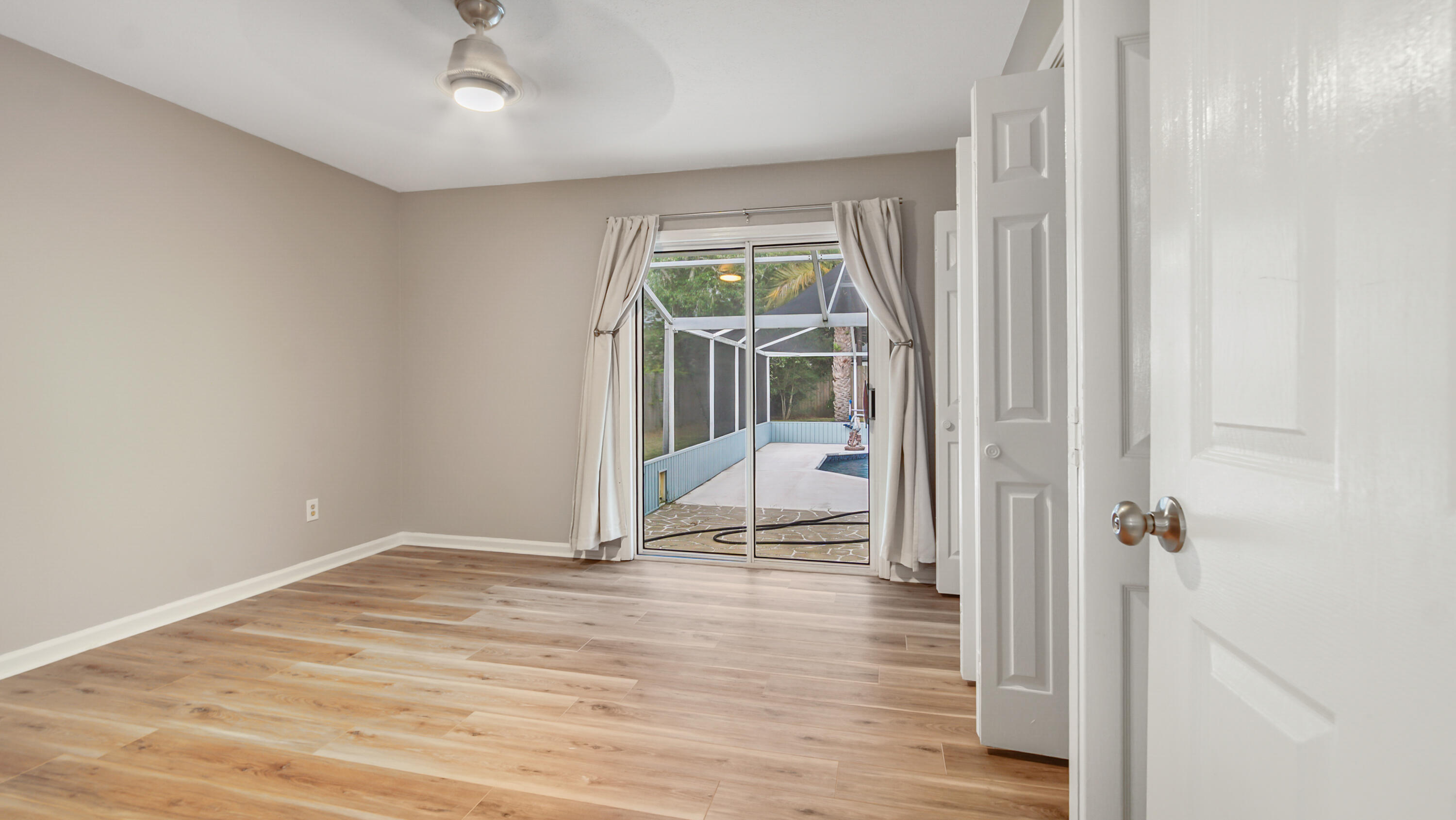 GRAND LAGOON SHORES - Residential