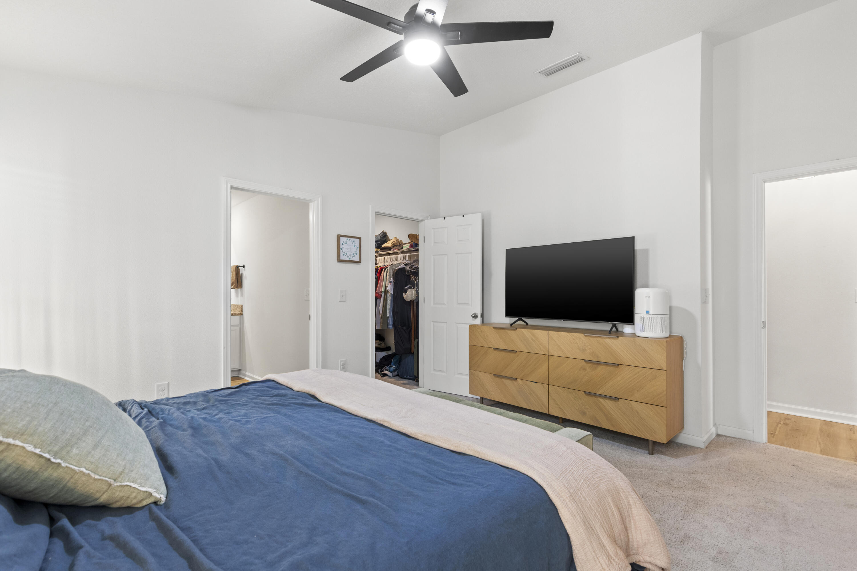 RIVERWALK - Residential