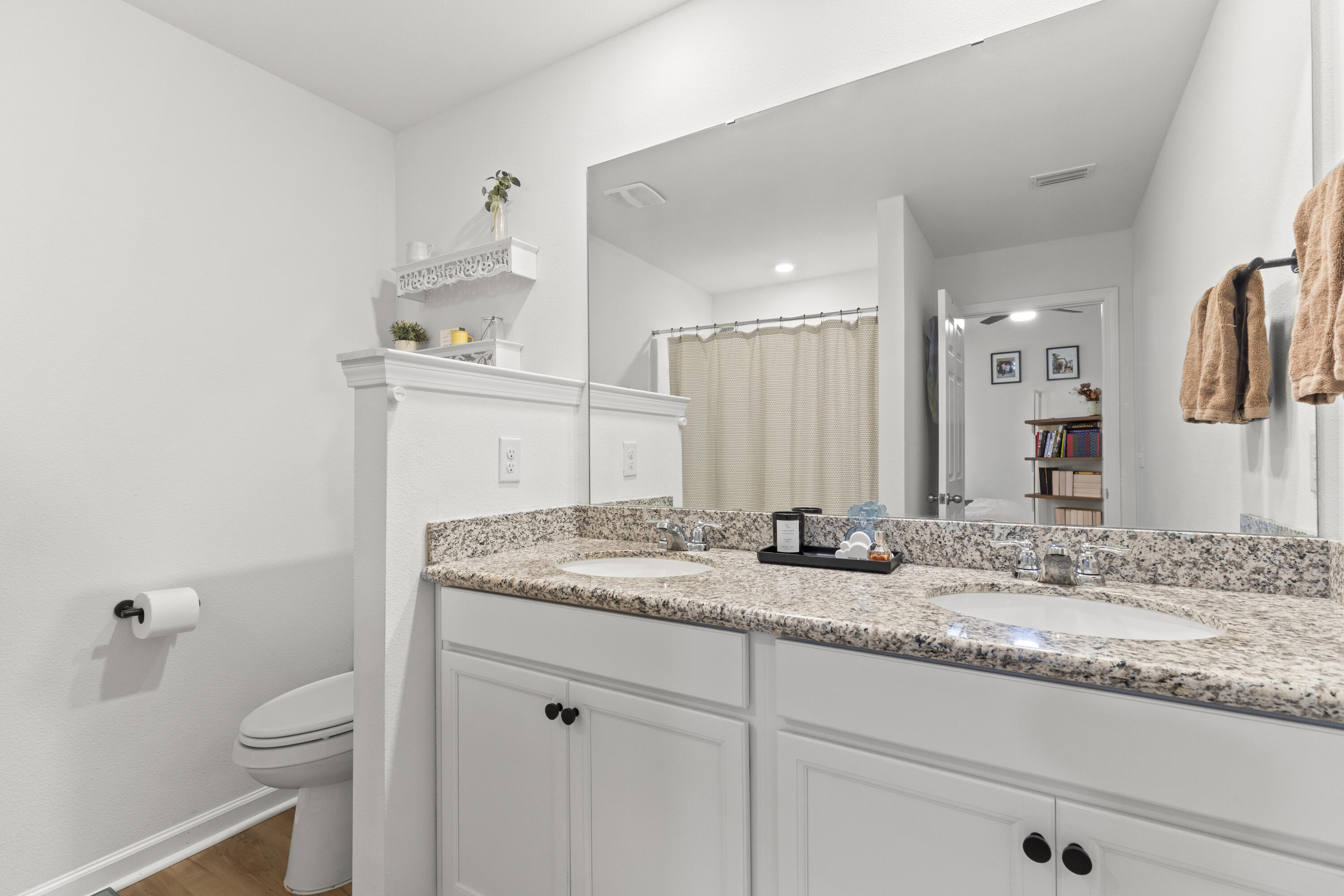 RIVERWALK - Residential