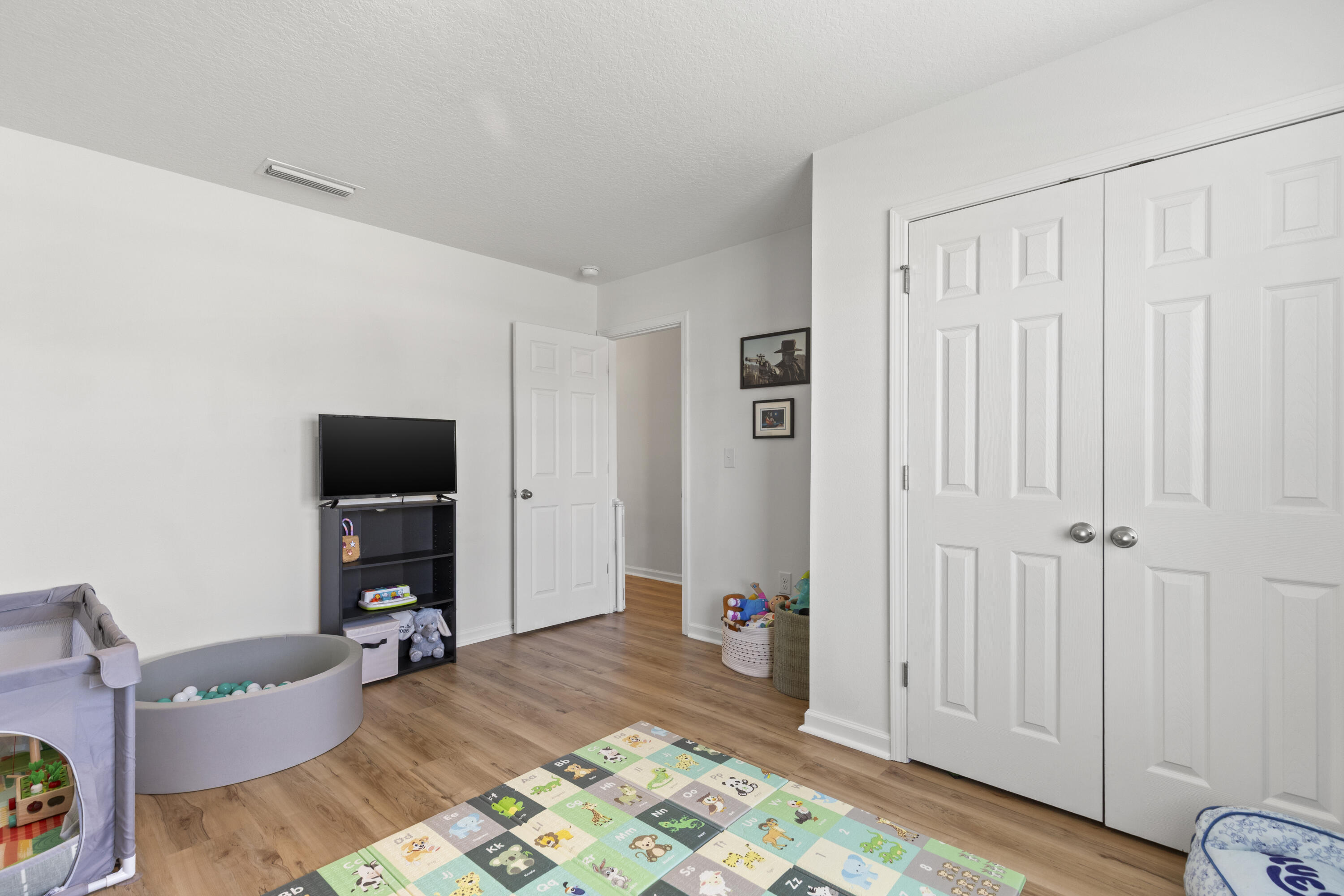 RIVERWALK - Residential