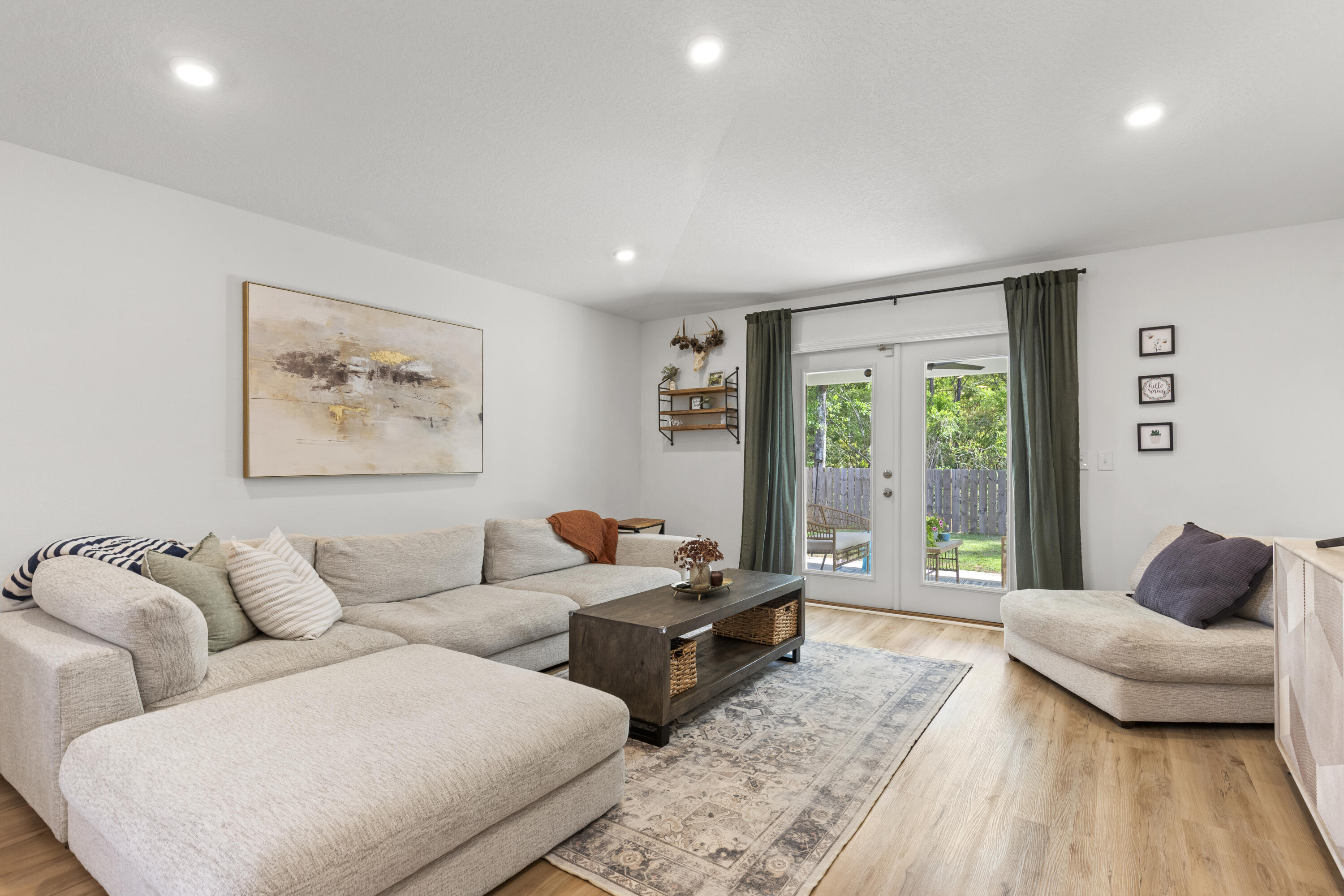 RIVERWALK - Residential