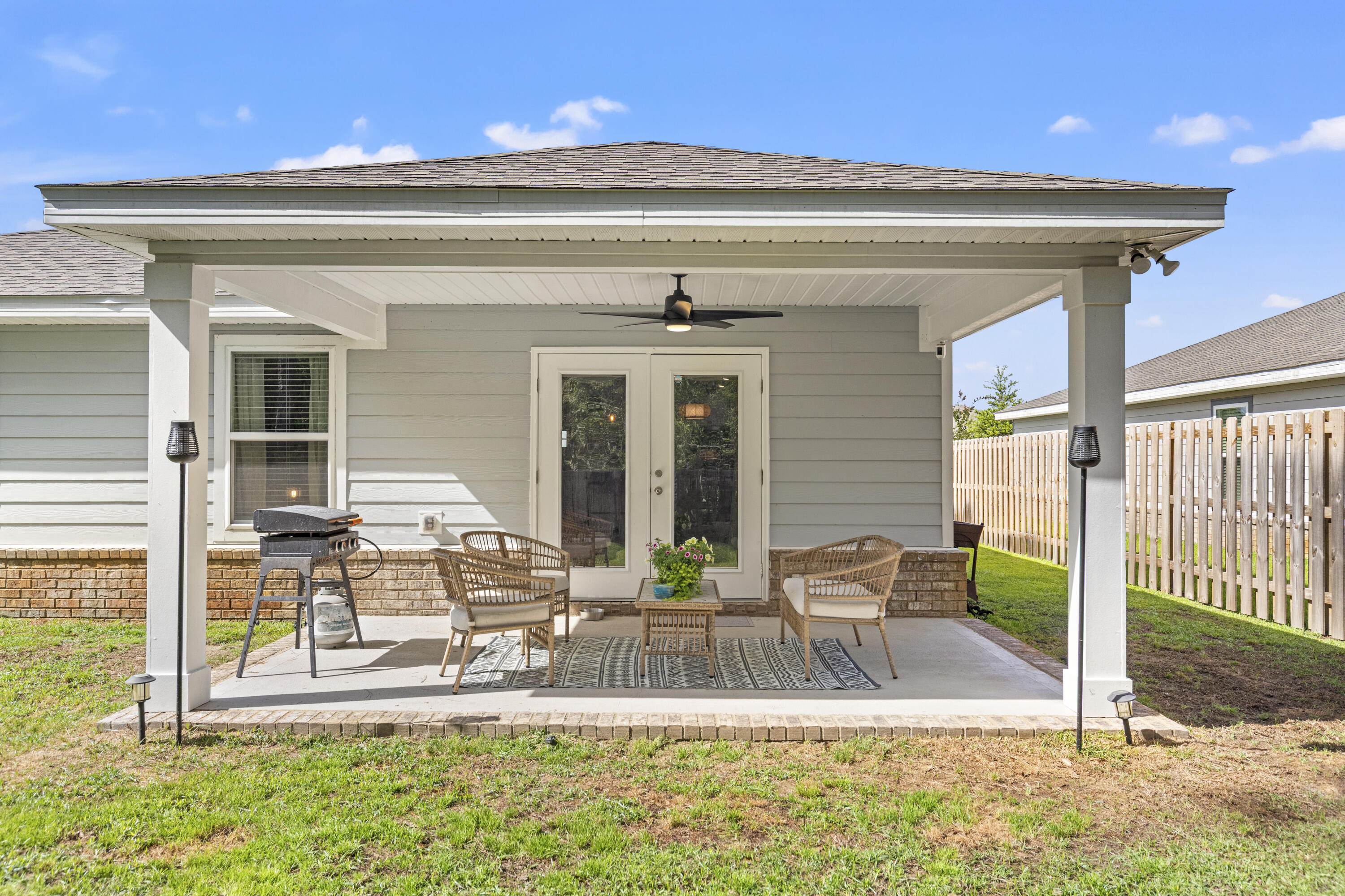 RIVERWALK - Residential