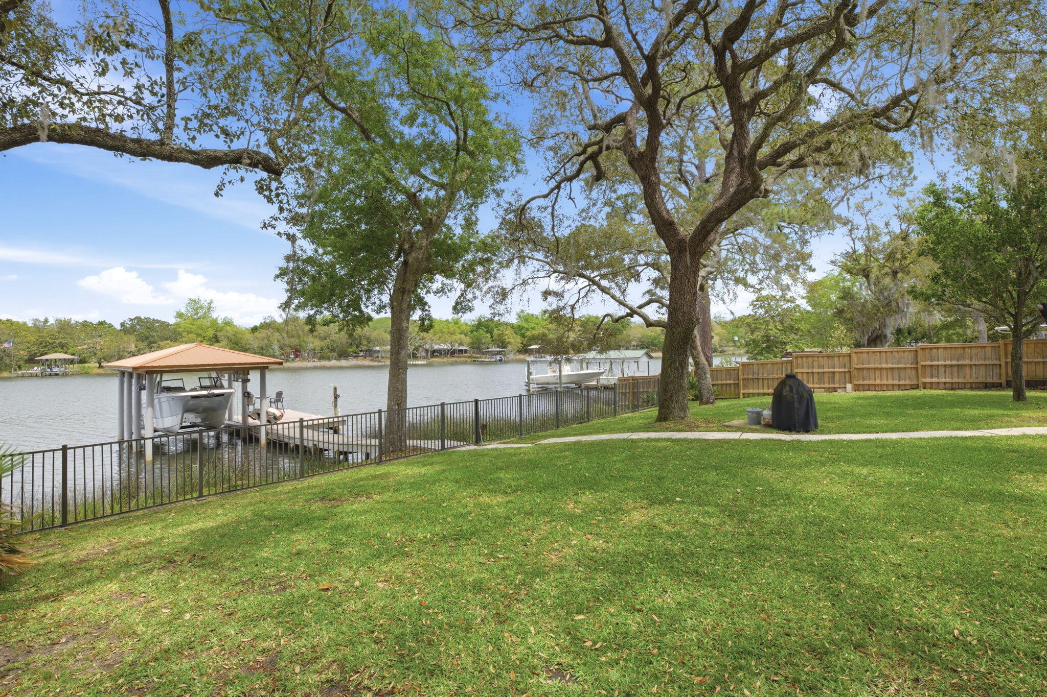 MOSSY COVE - Residential