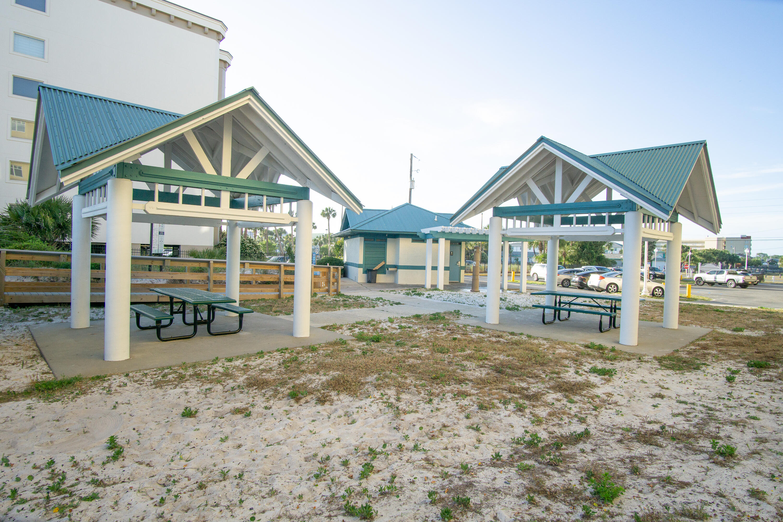 BREAKERS WEST - Residential