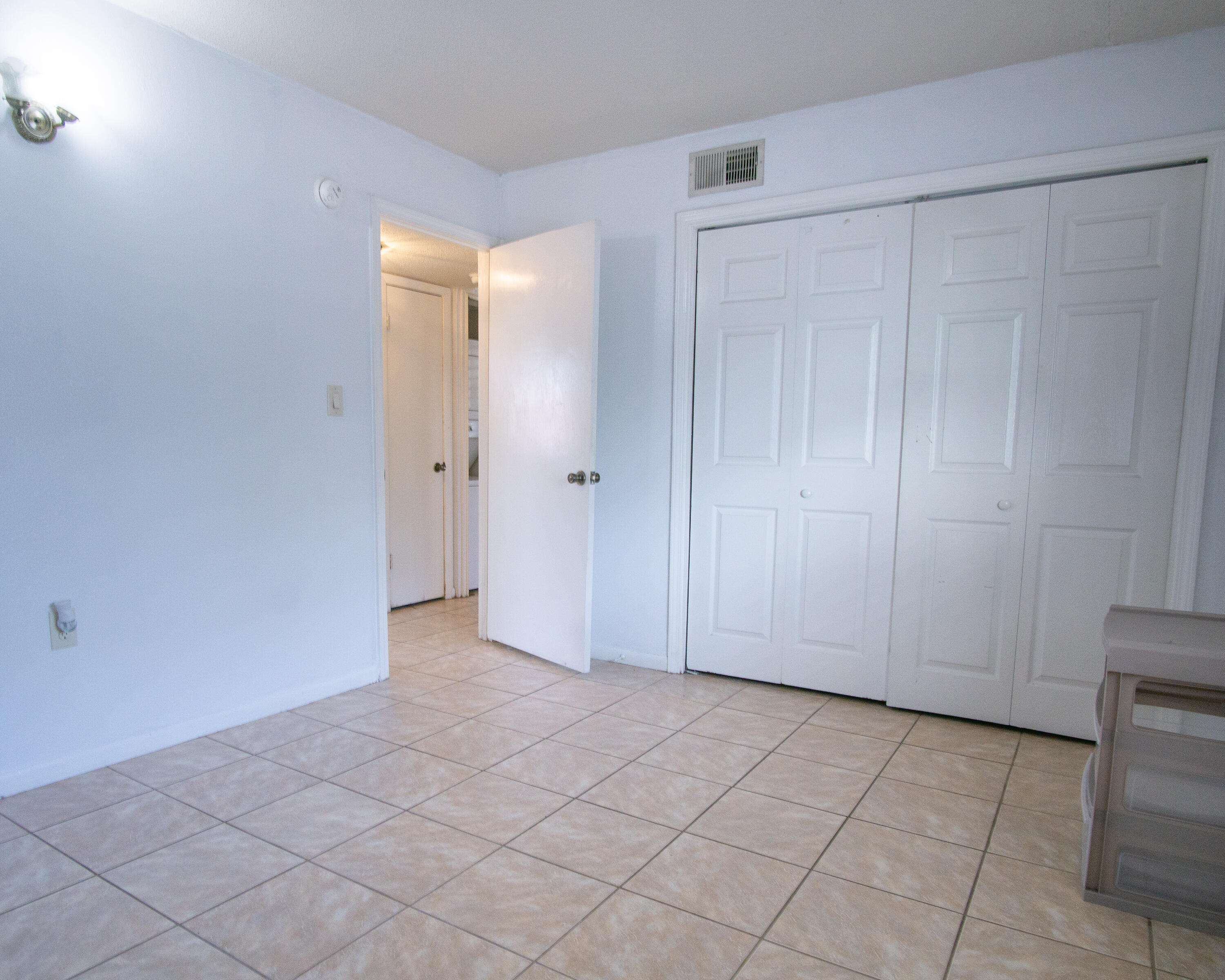 BREAKERS WEST - Residential