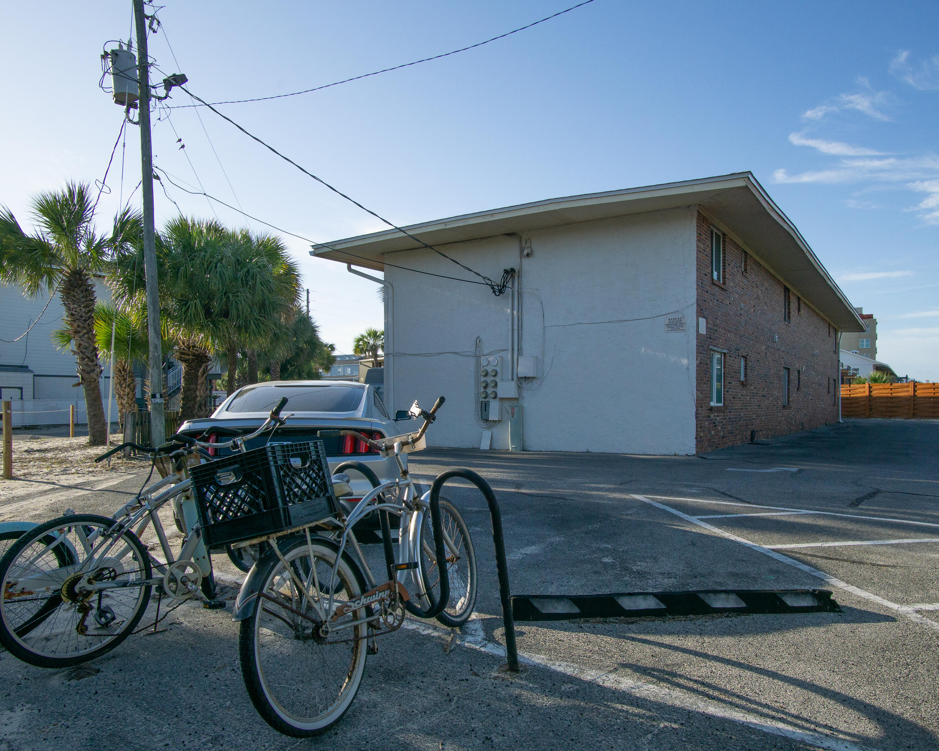 BREAKERS WEST - Residential