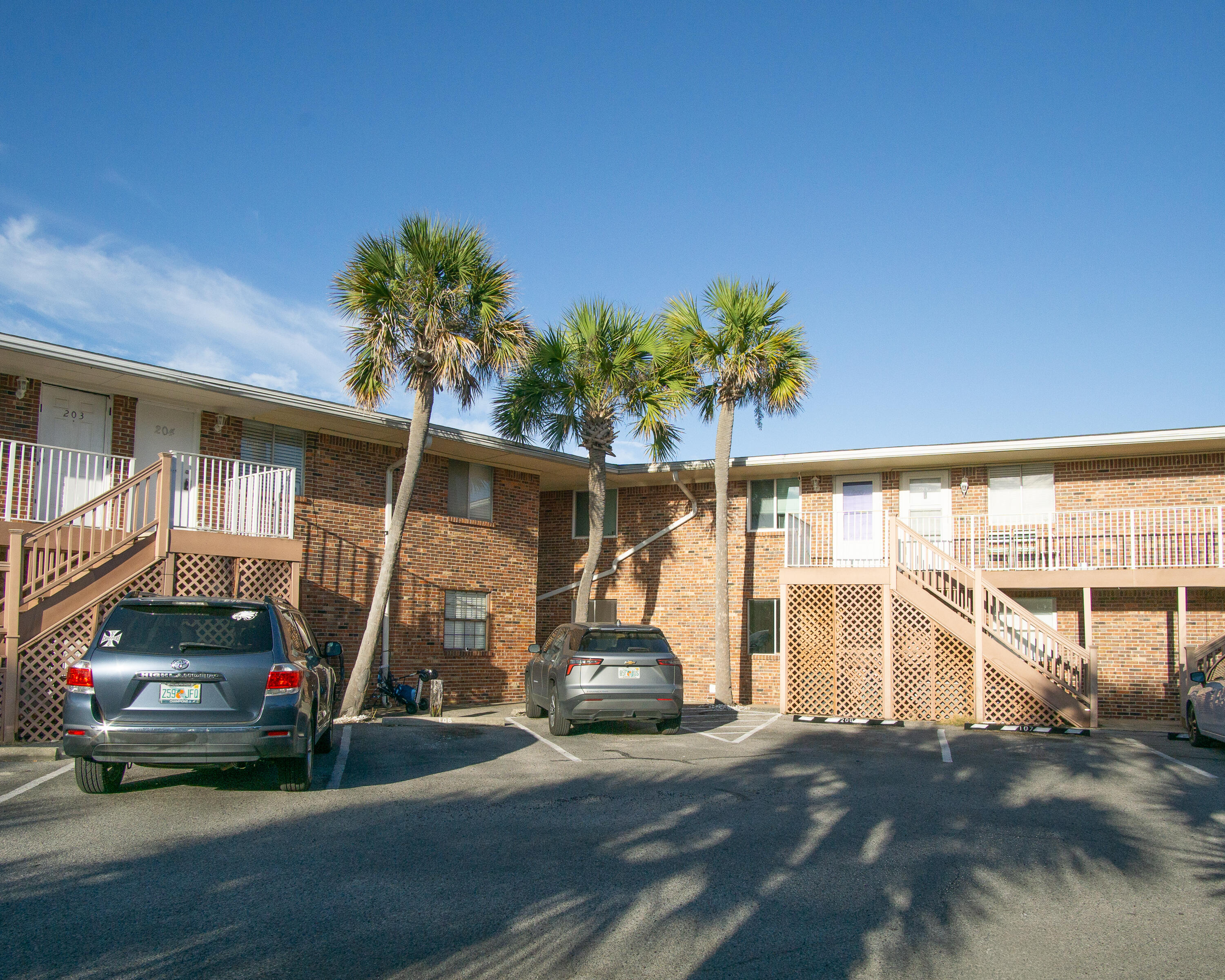 BREAKERS WEST - Residential