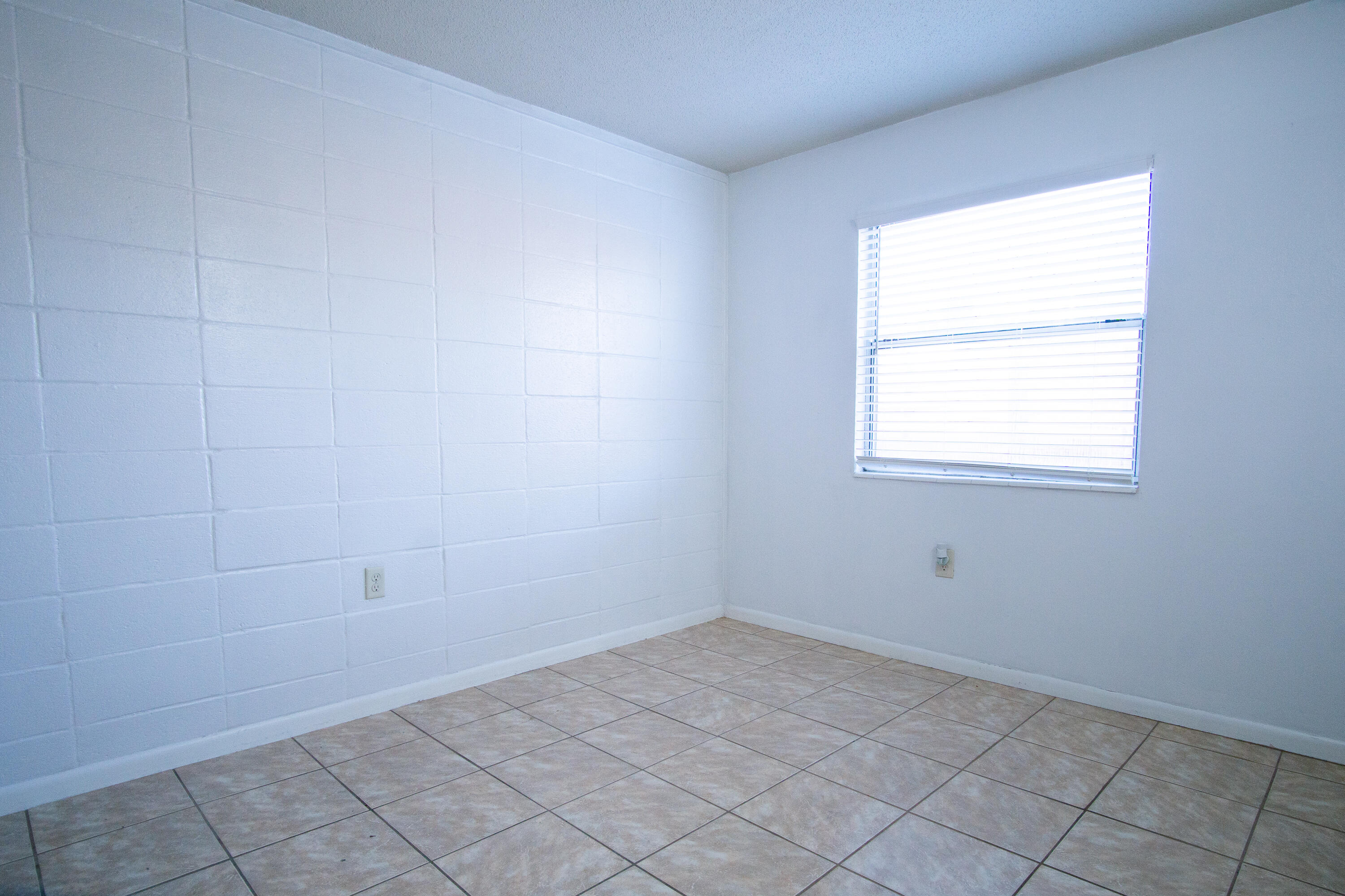 BREAKERS WEST - Residential