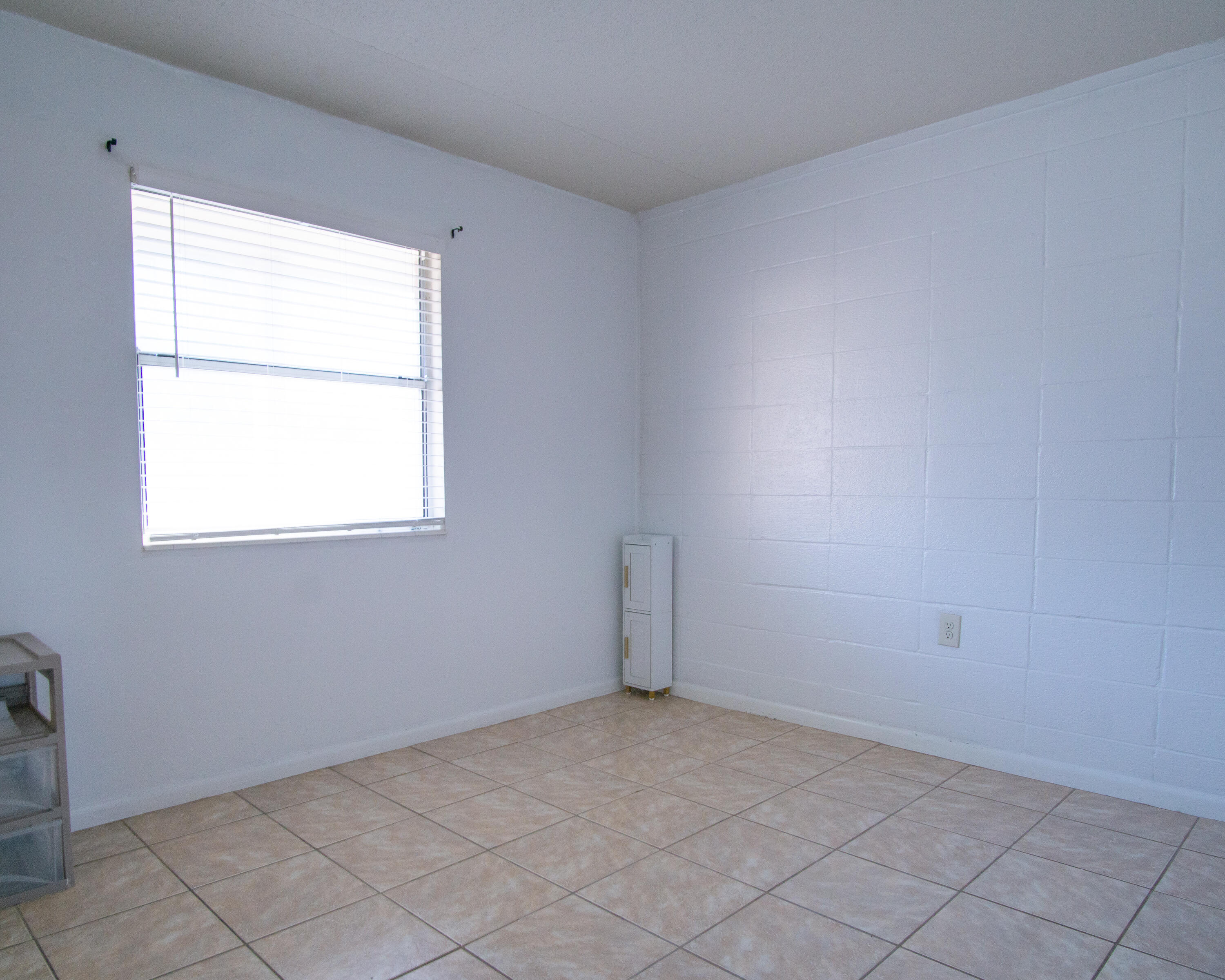 BREAKERS WEST - Residential