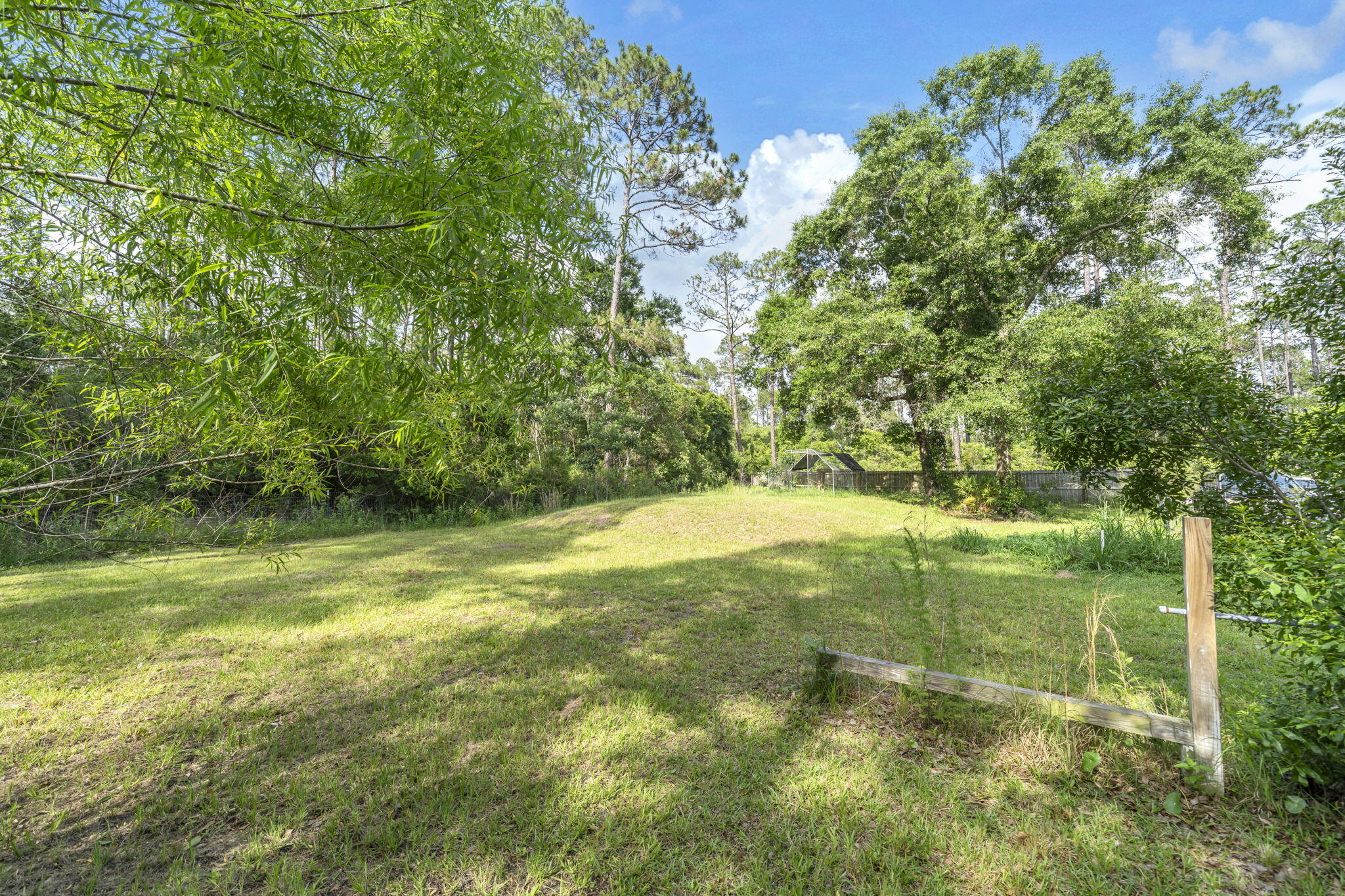 (LOT 6 BLK D MALLET PINES S/D UNREC) DESC AS: COM @ THE NW/C OF SEC 35; E 369.36FT ALONG SEC LINE, - Residential