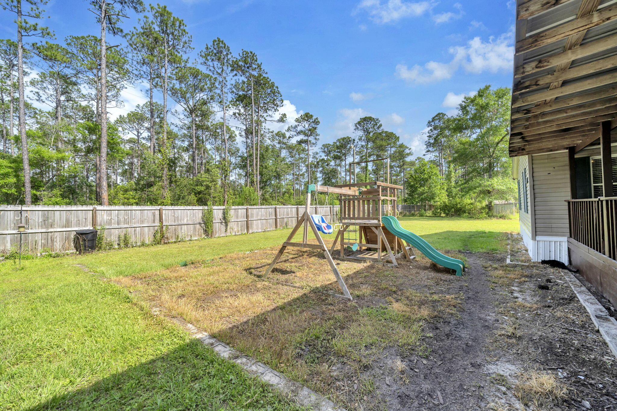 (LOT 6 BLK D MALLET PINES S/D UNREC) DESC AS: COM @ THE NW/C OF SEC 35; E 369.36FT ALONG SEC LINE, - Residential