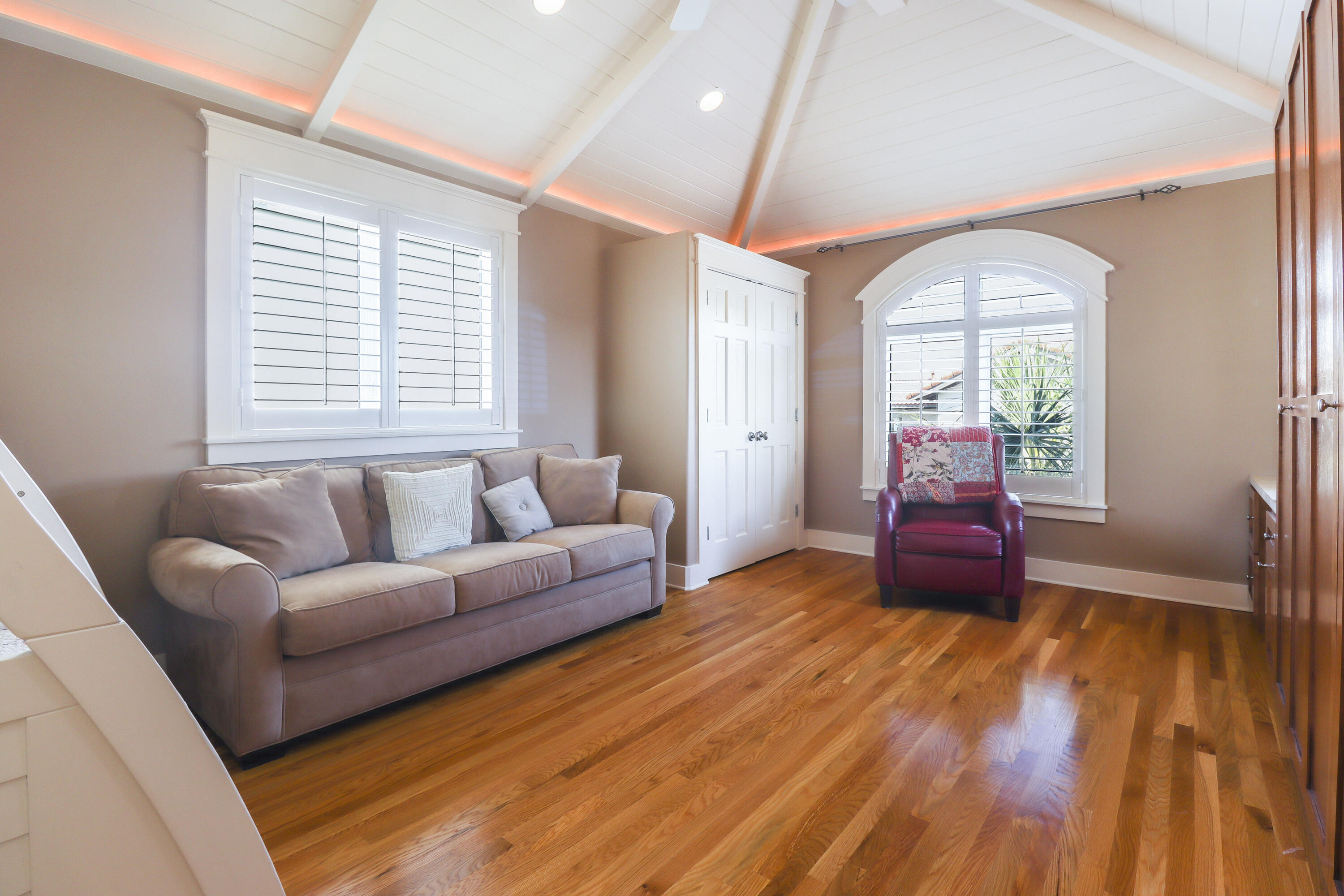 VILLAGE OF WHITE CLIFFS THE - Residential