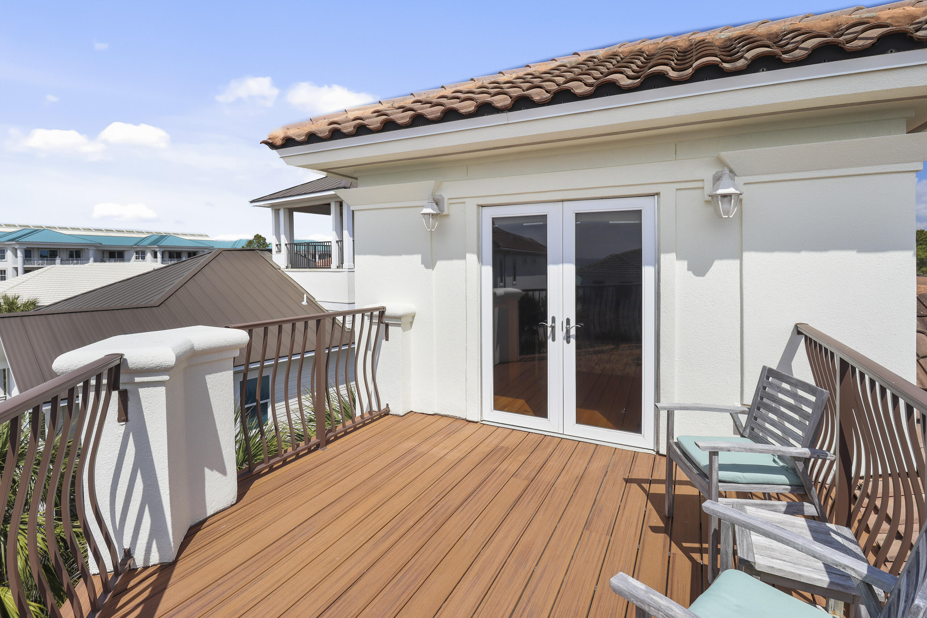 VILLAGE OF WHITE CLIFFS THE - Residential