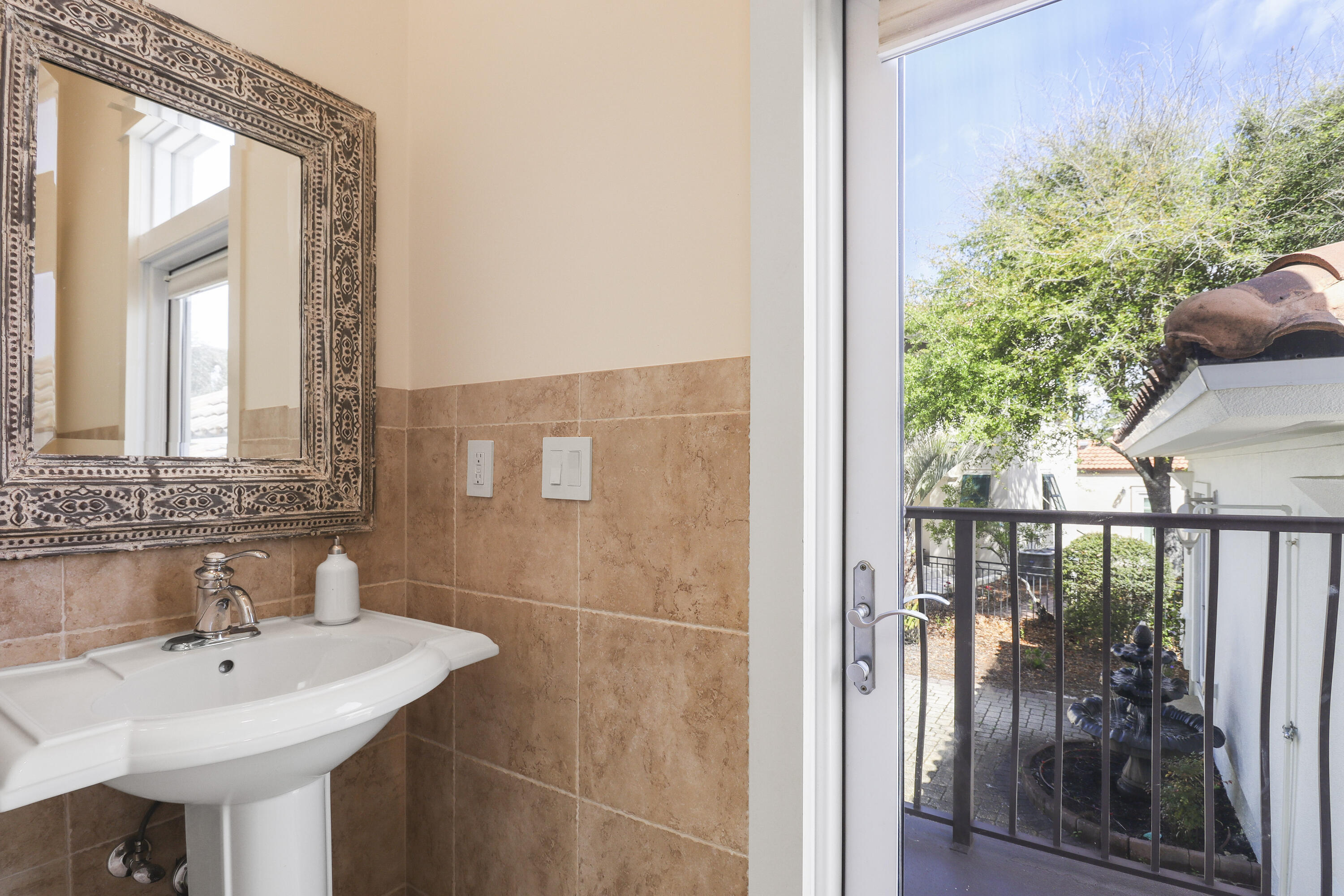 VILLAGE OF WHITE CLIFFS THE - Residential