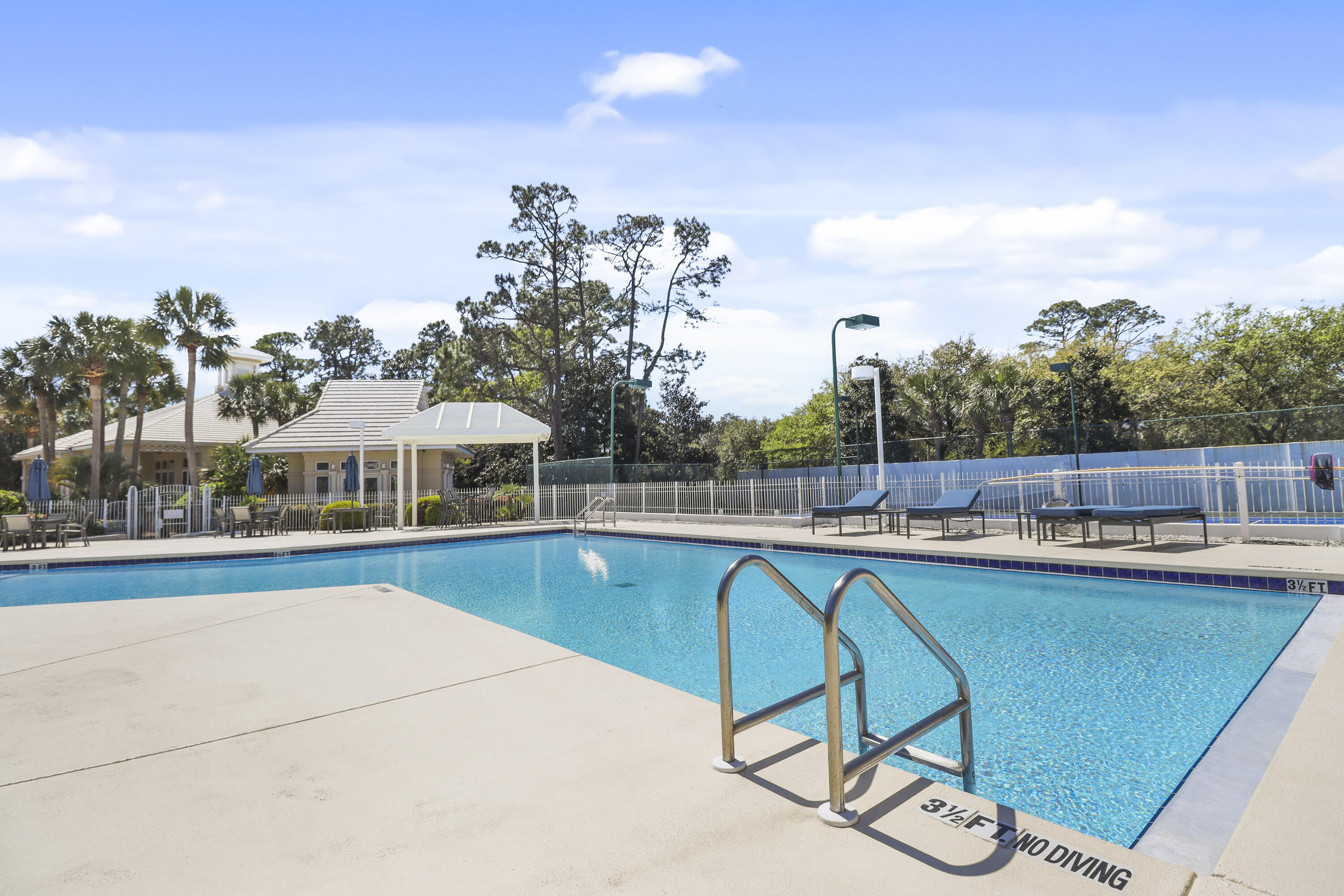 VILLAGE OF WHITE CLIFFS THE - Residential