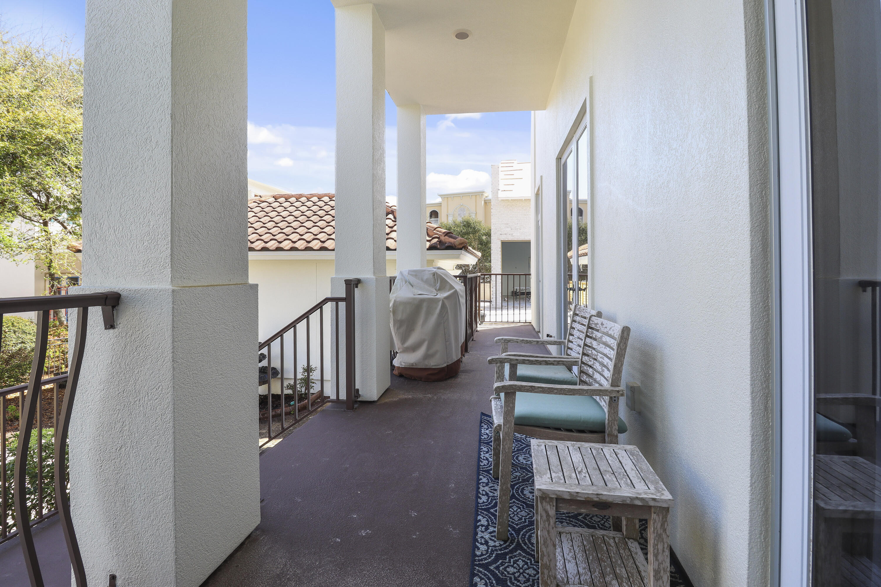 VILLAGE OF WHITE CLIFFS THE - Residential