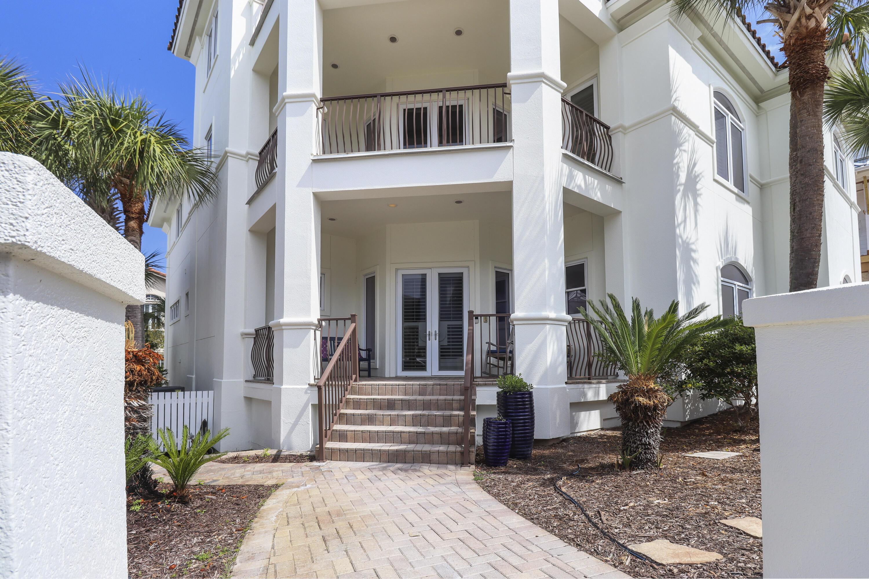 VILLAGE OF WHITE CLIFFS THE - Residential