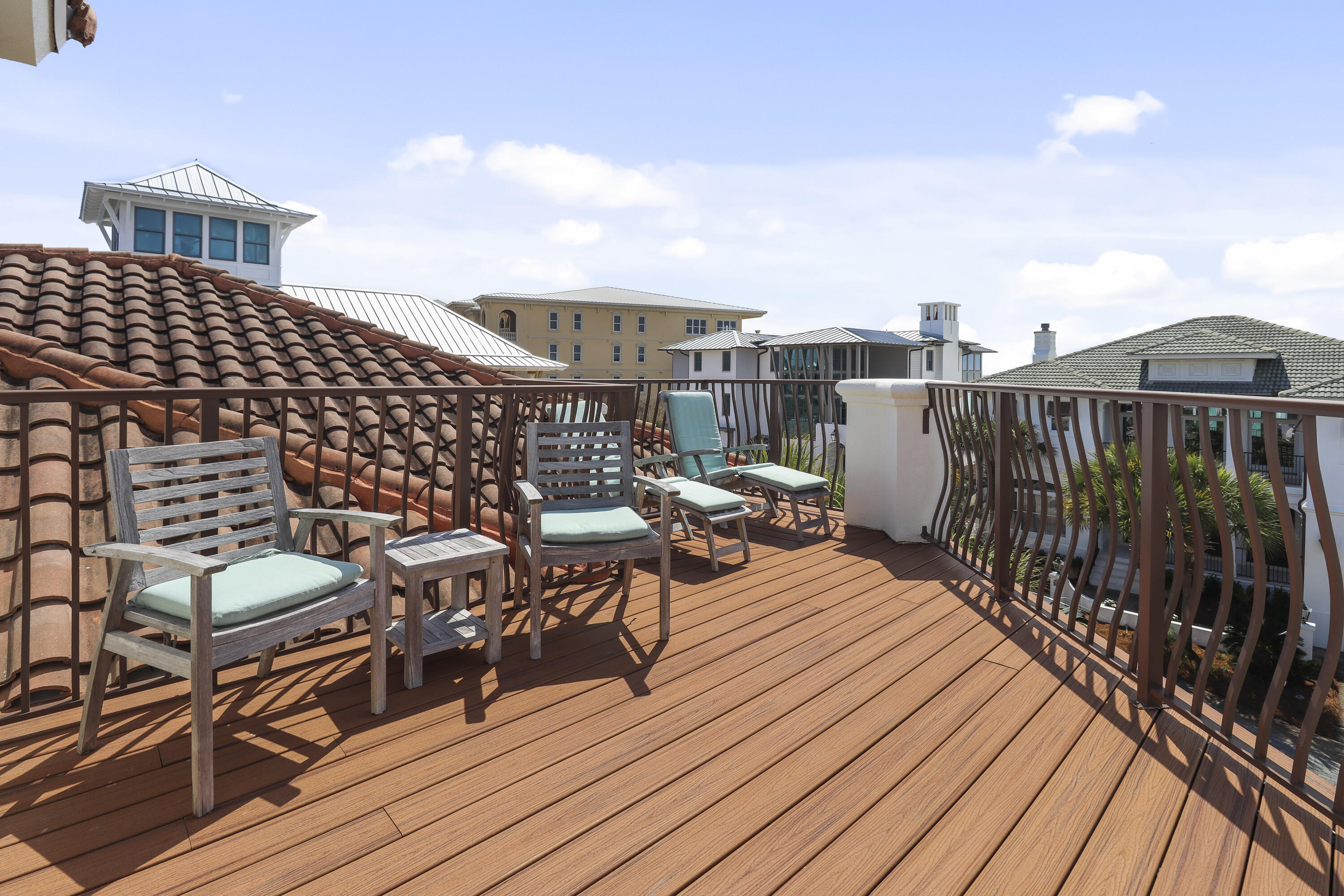 VILLAGE OF WHITE CLIFFS THE - Residential