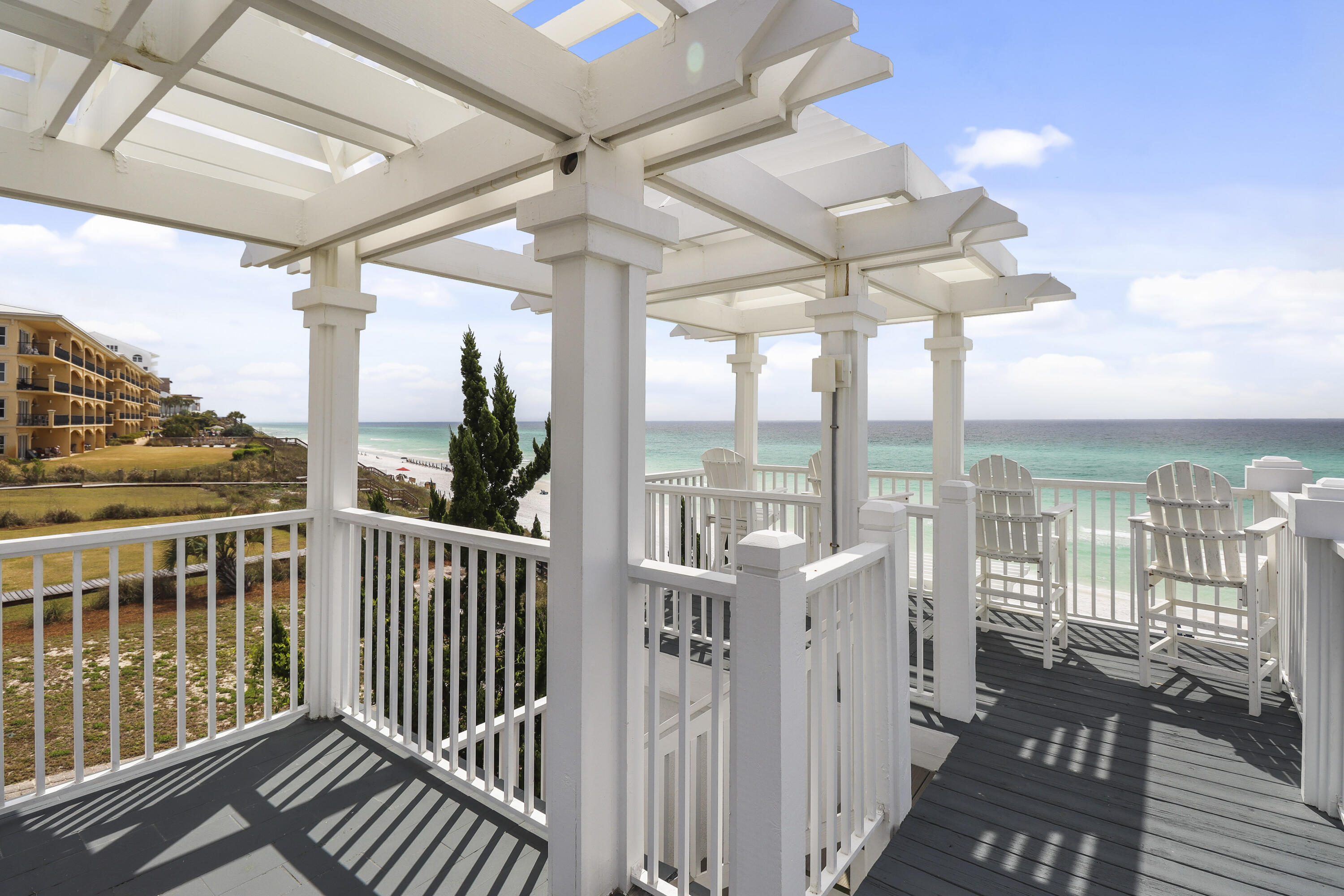 VILLAGE OF WHITE CLIFFS THE - Residential