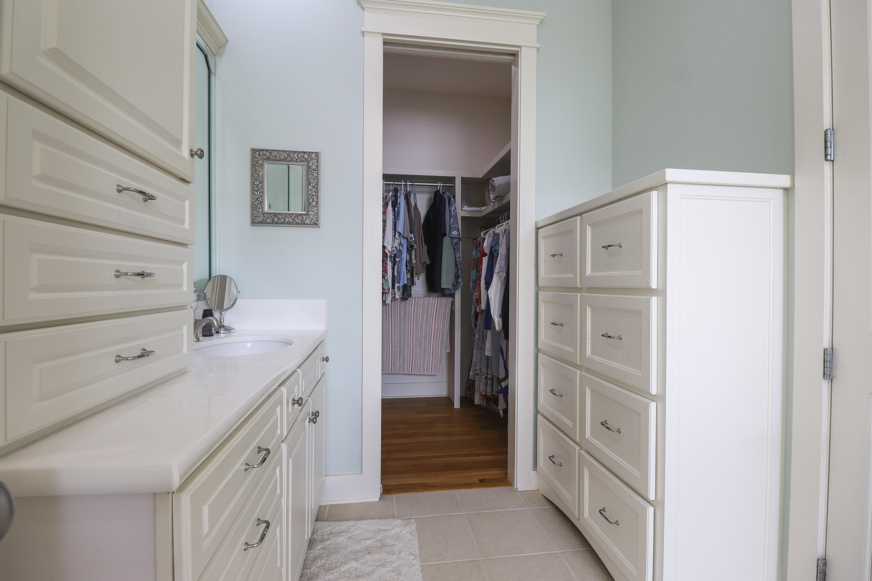 VILLAGE OF WHITE CLIFFS THE - Residential