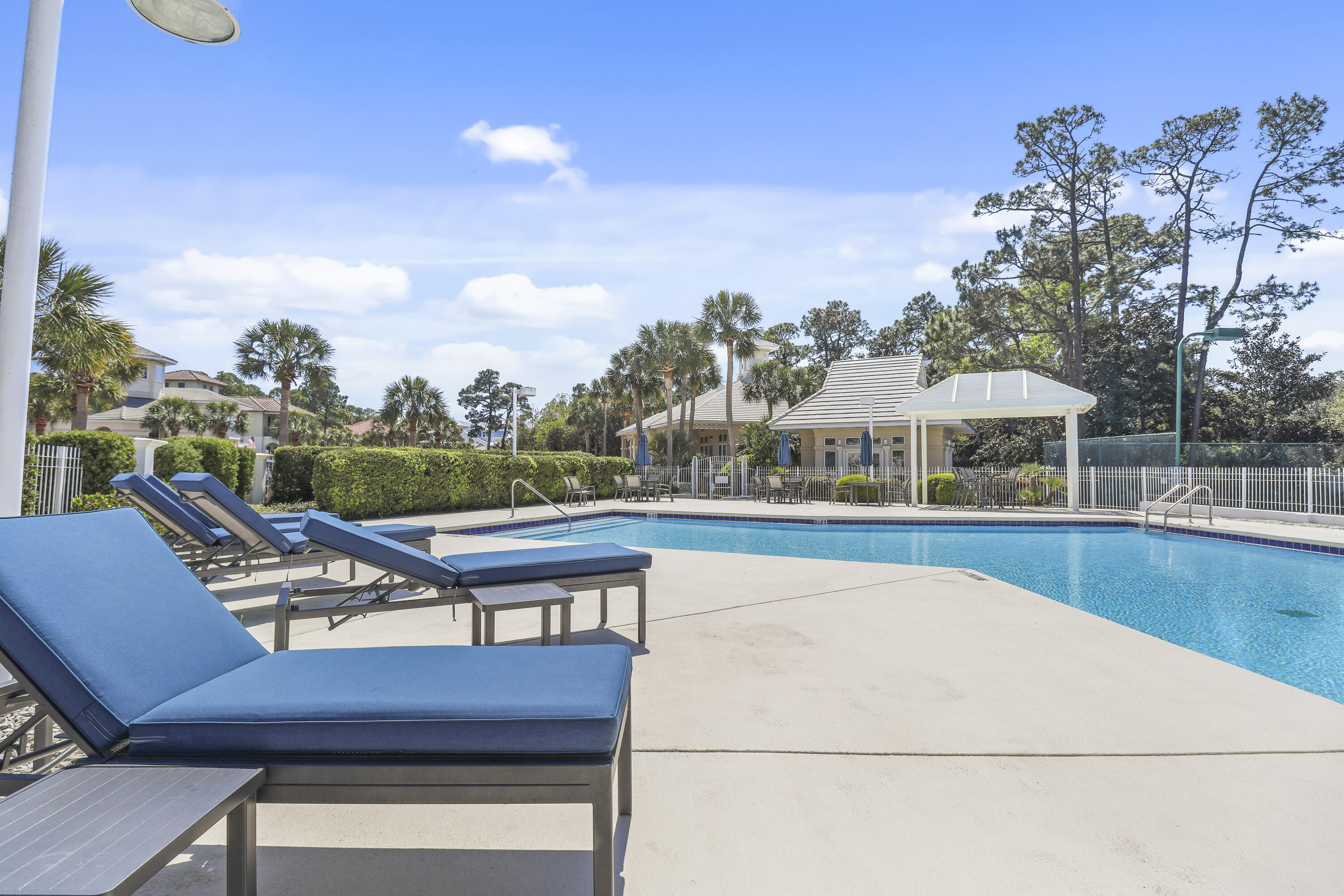 VILLAGE OF WHITE CLIFFS THE - Residential