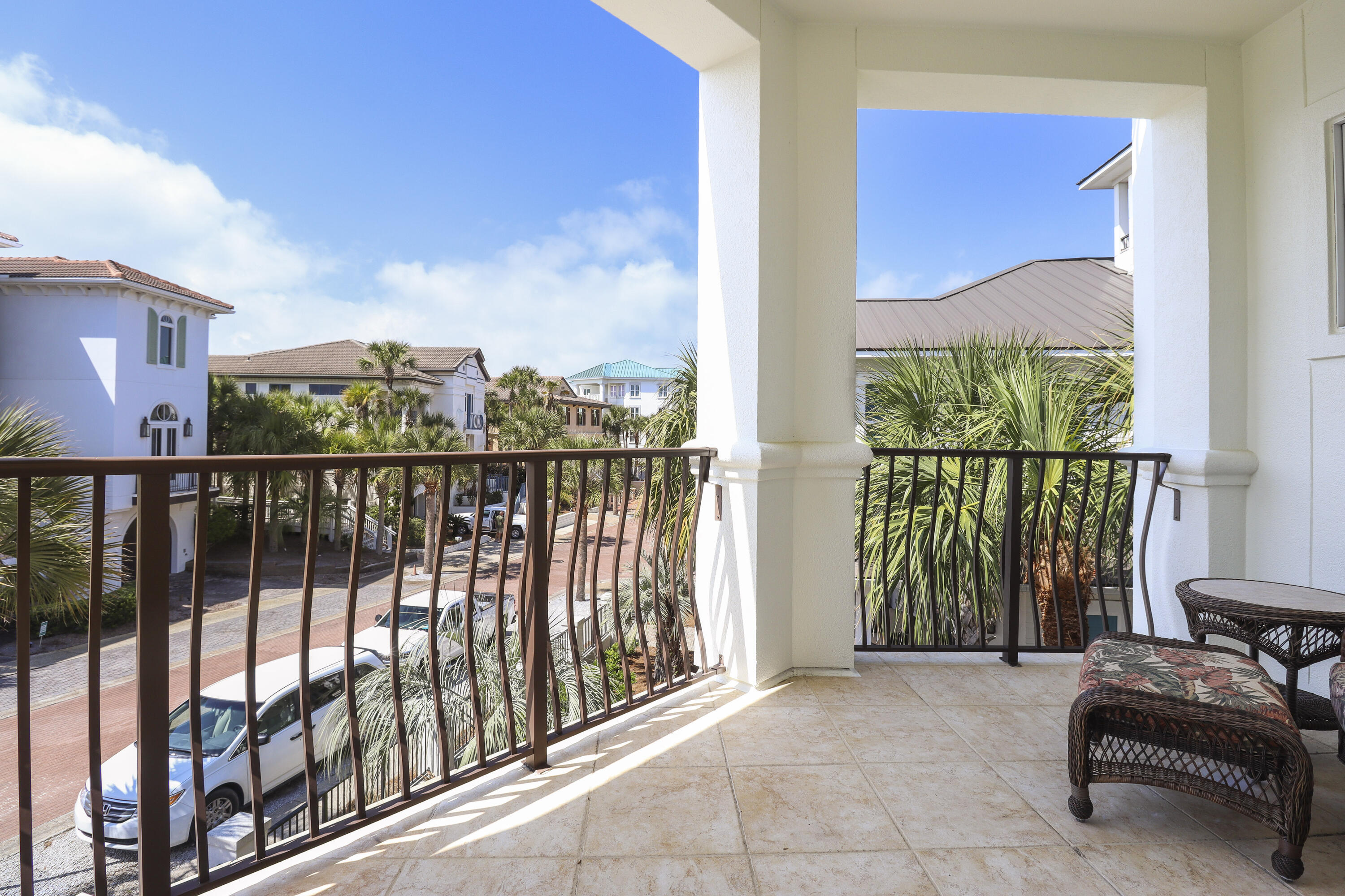 VILLAGE OF WHITE CLIFFS THE - Residential