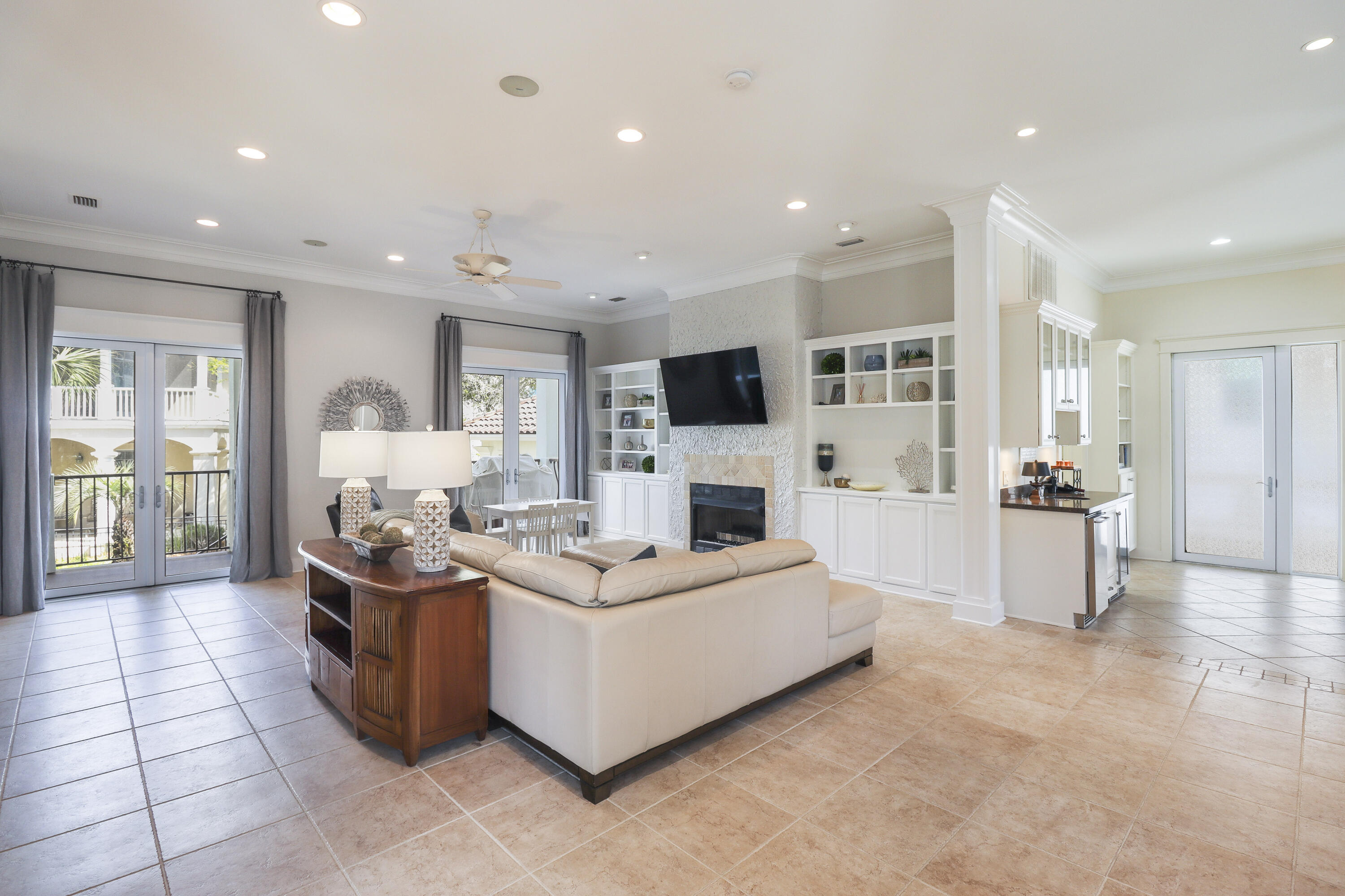 VILLAGE OF WHITE CLIFFS THE - Residential