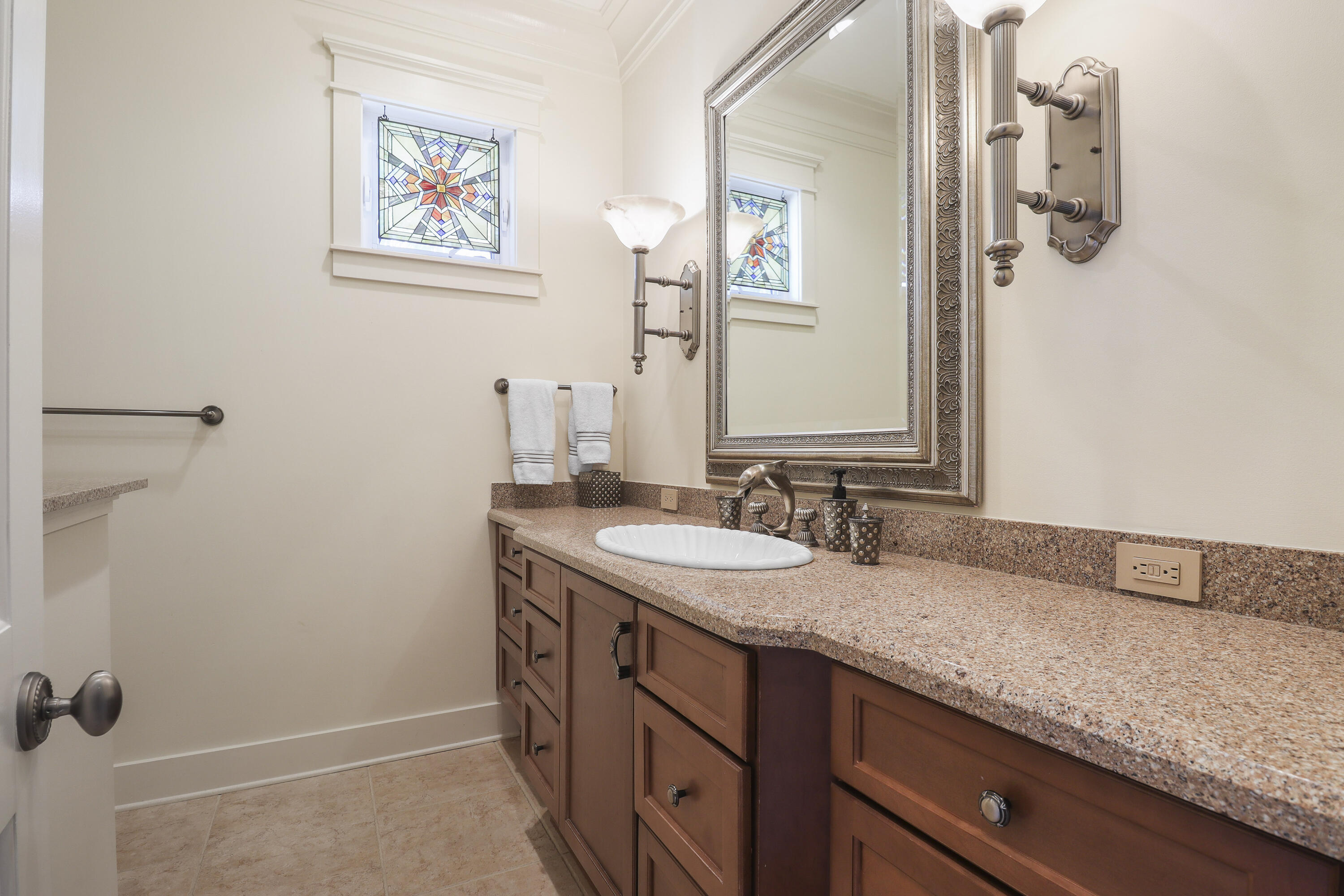 VILLAGE OF WHITE CLIFFS THE - Residential