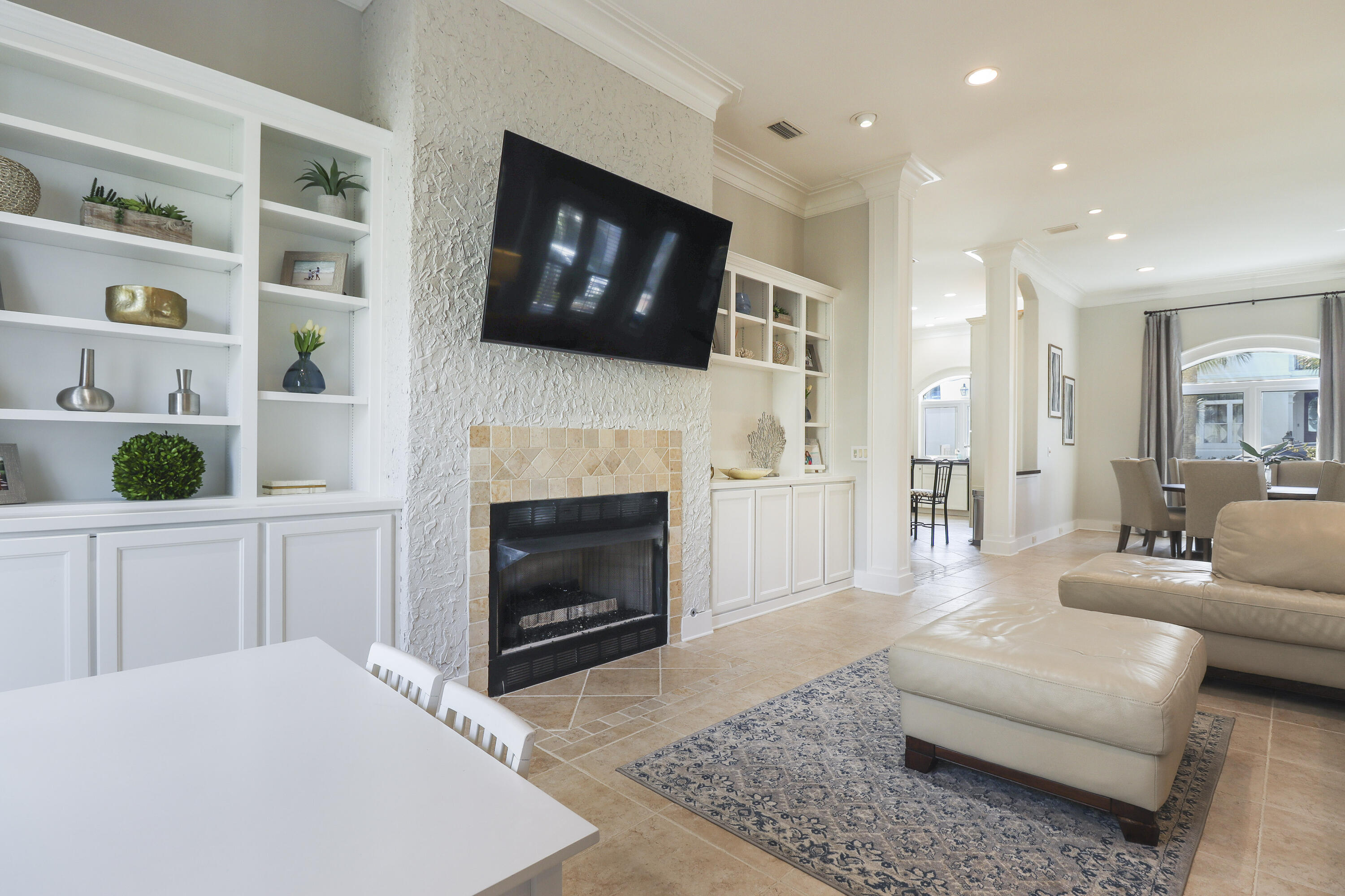 VILLAGE OF WHITE CLIFFS THE - Residential