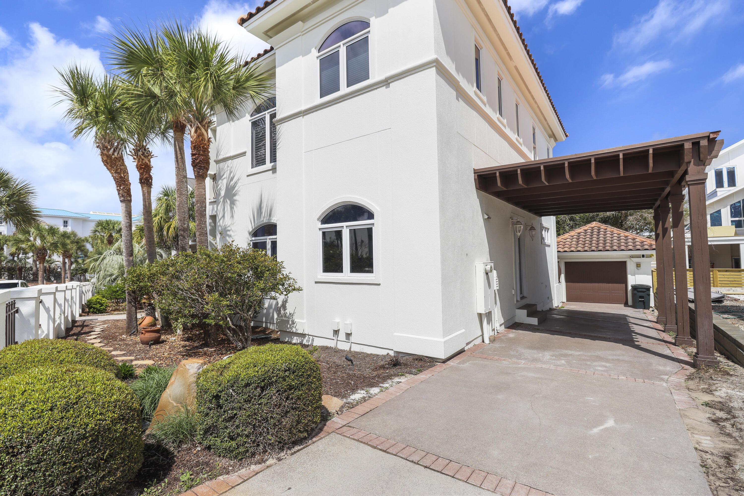 VILLAGE OF WHITE CLIFFS THE - Residential