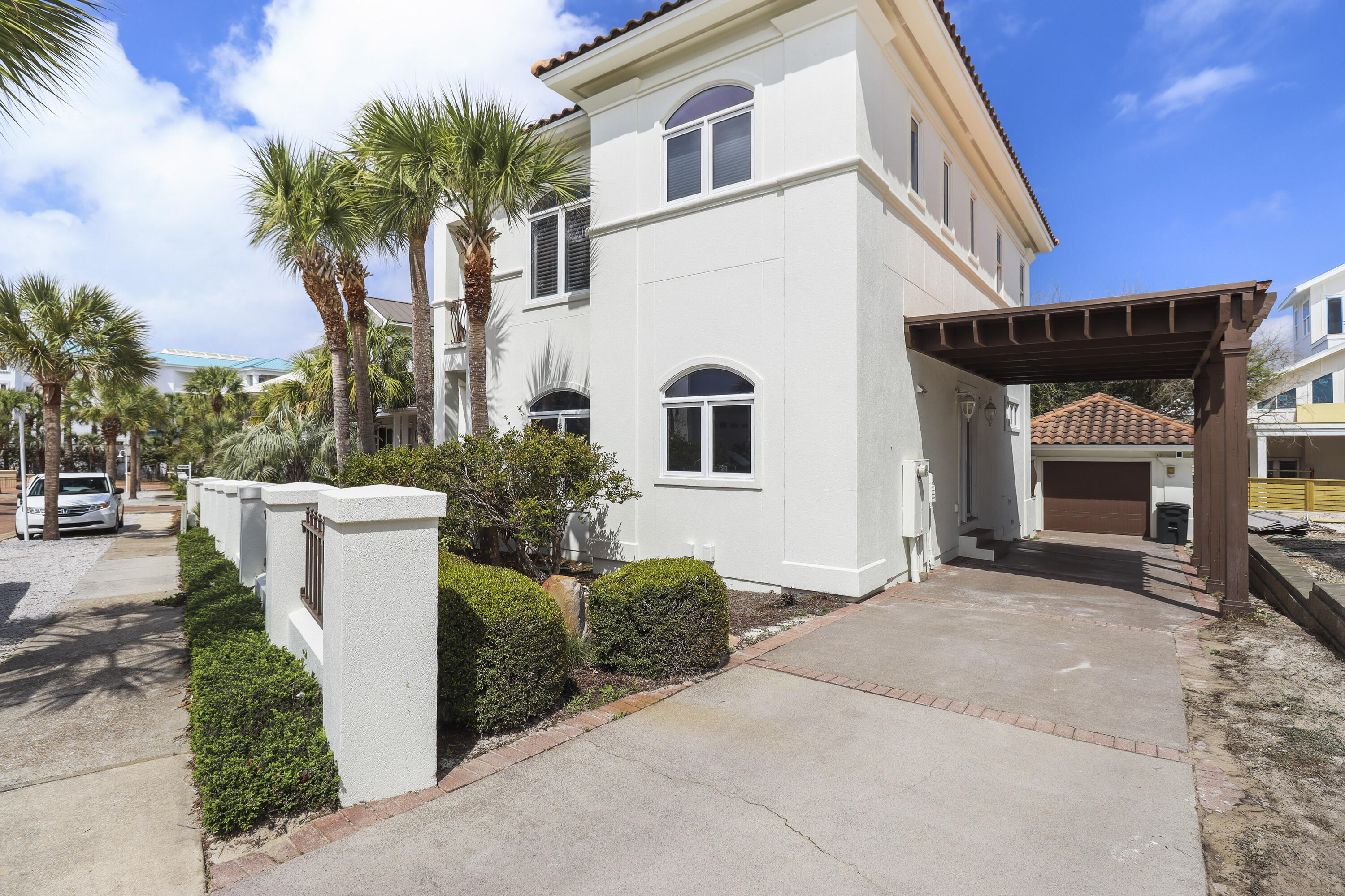 VILLAGE OF WHITE CLIFFS THE - Residential