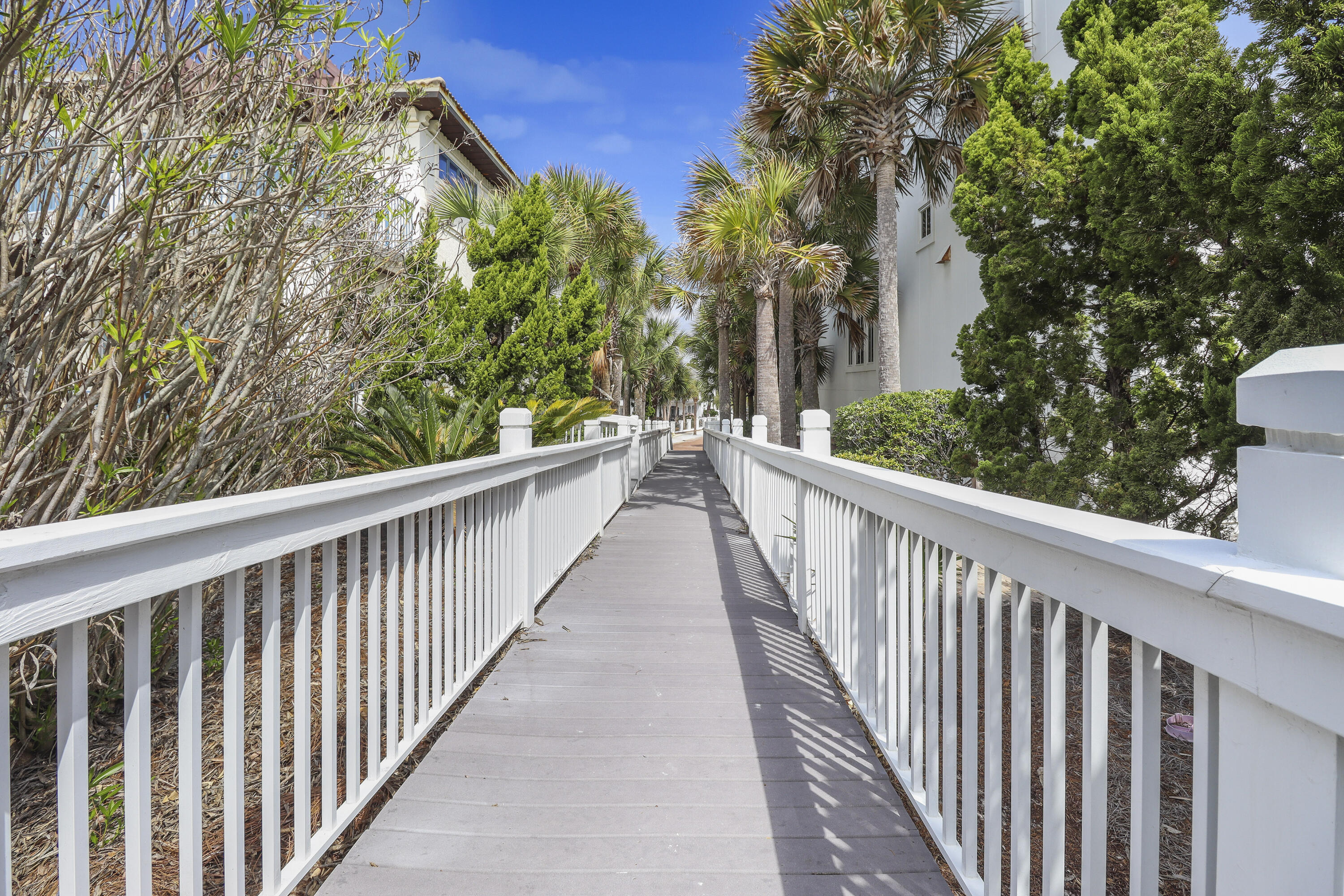 VILLAGE OF WHITE CLIFFS THE - Residential