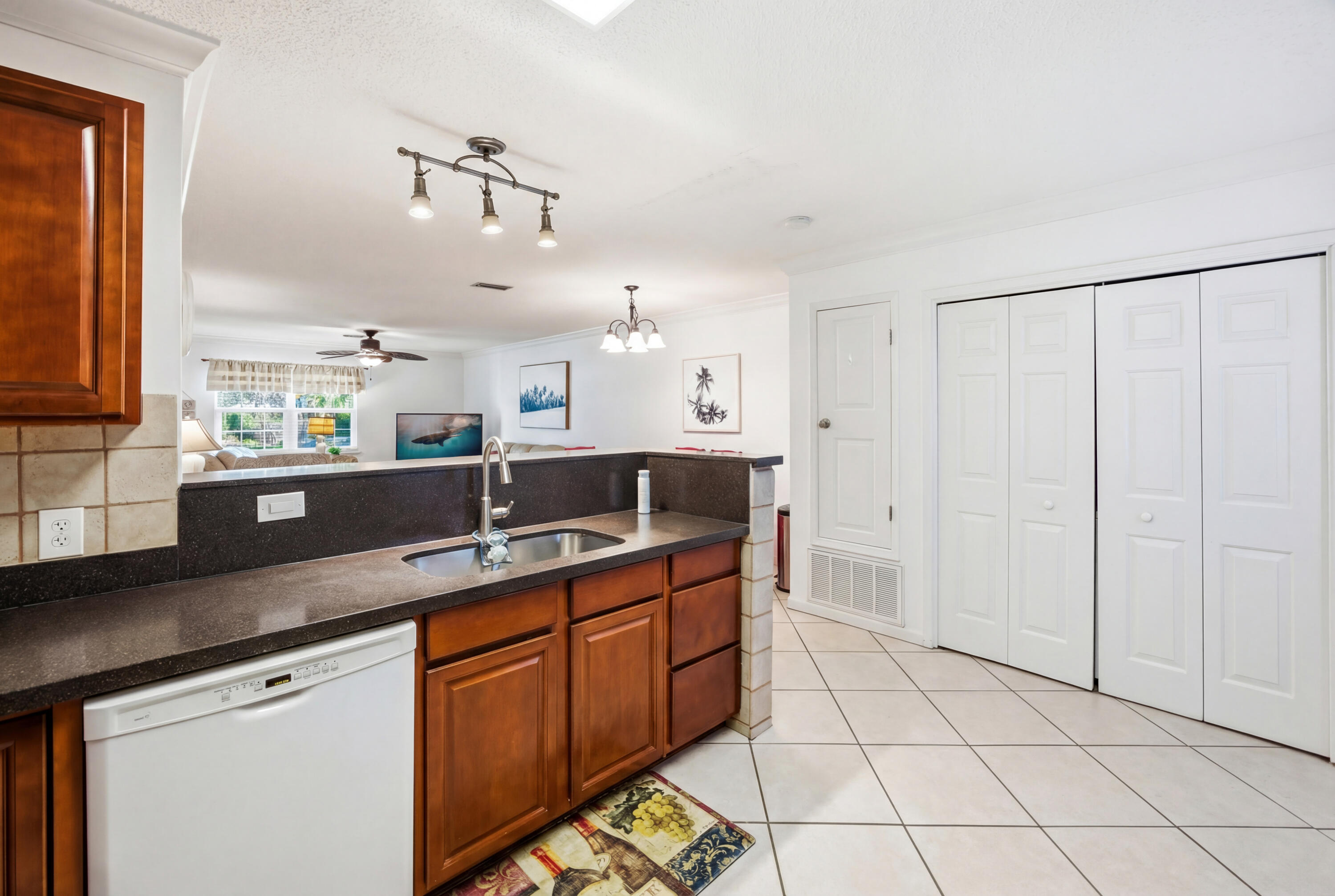 WOODLAND SHORES T/H PH 1 - Residential