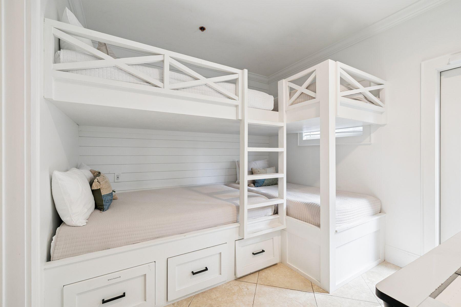 SUMMER PLACE - Residential