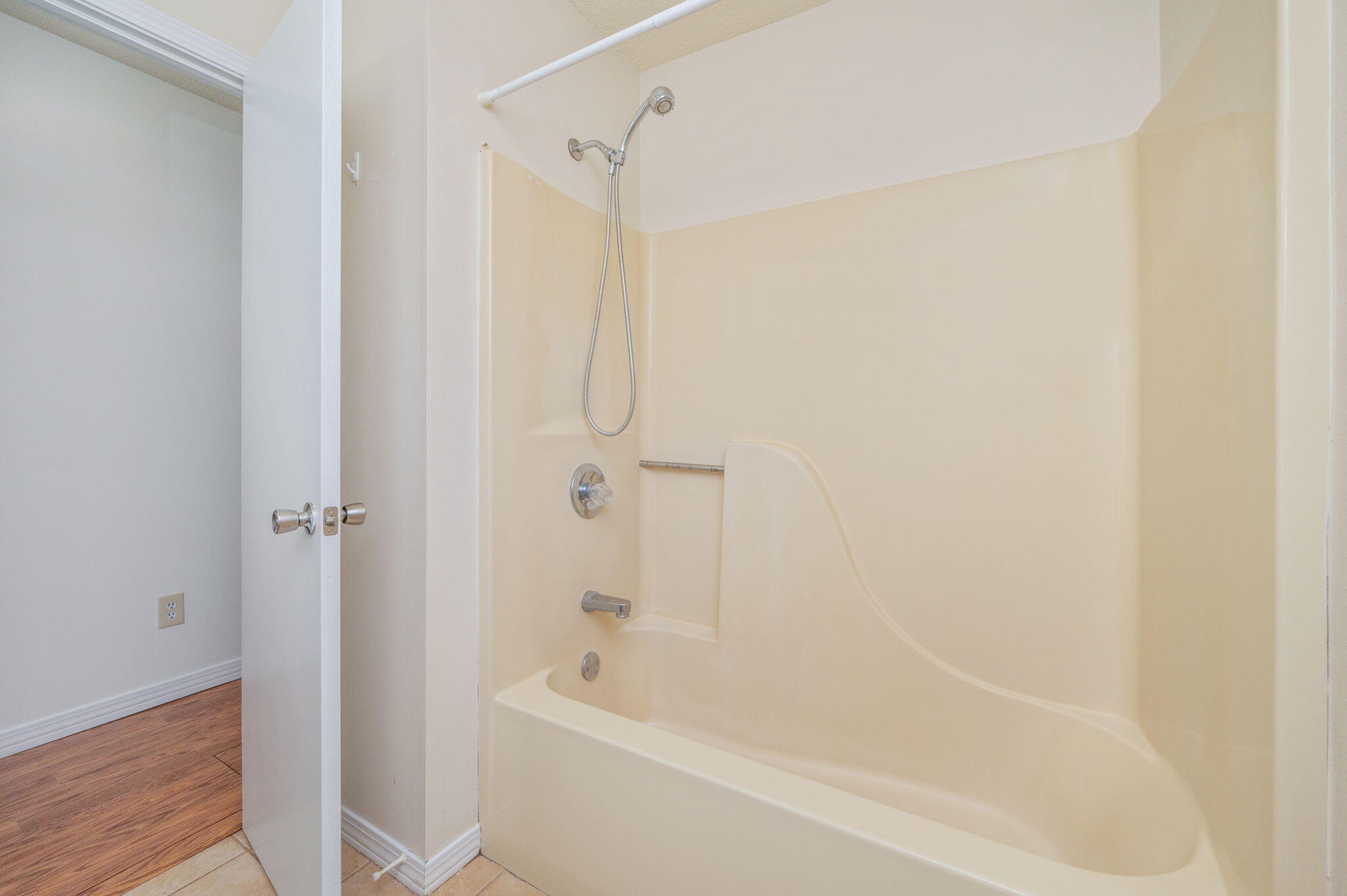 VILLAGE WEST - Residential