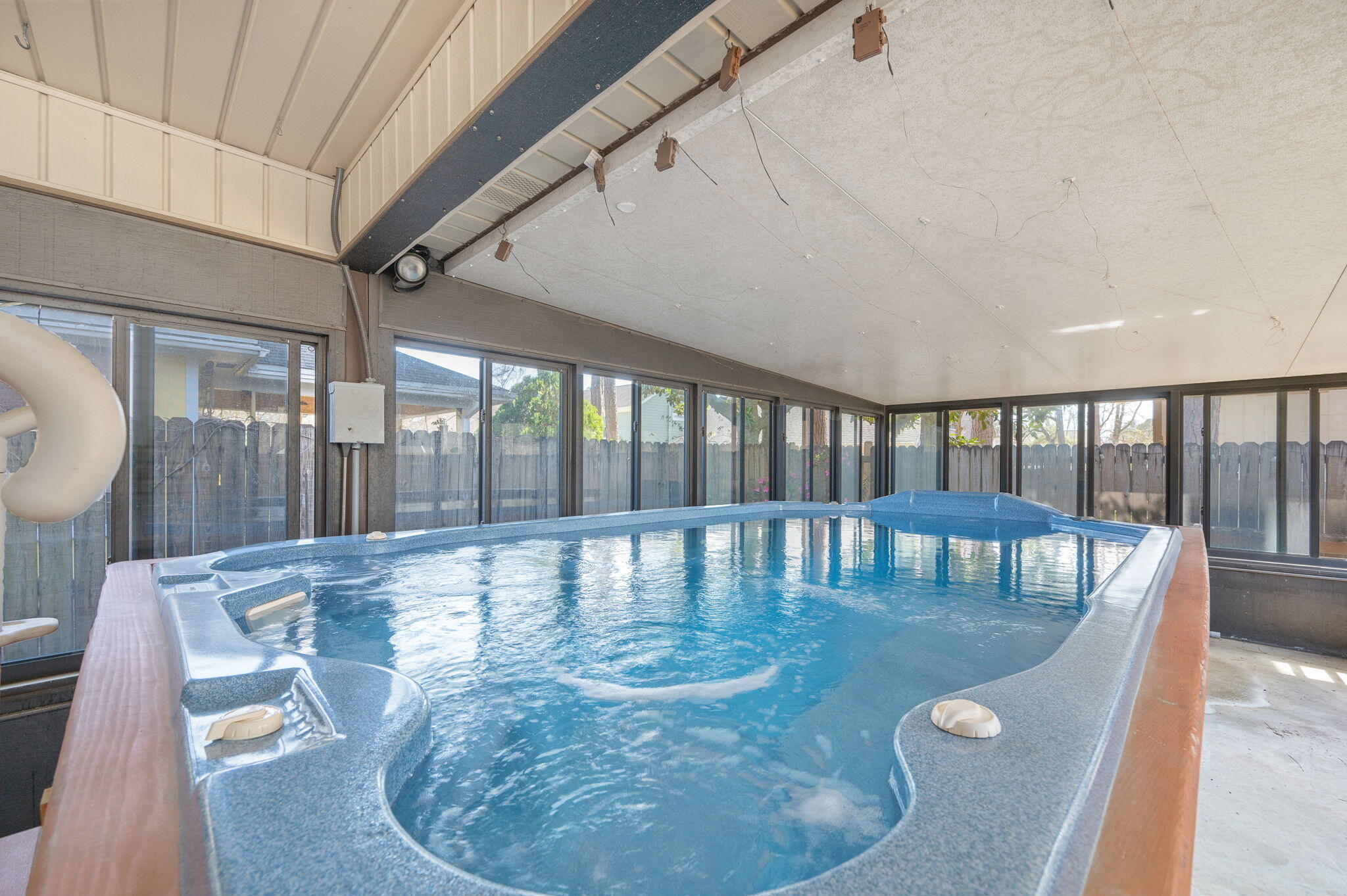 VILLAGE WEST - Residential