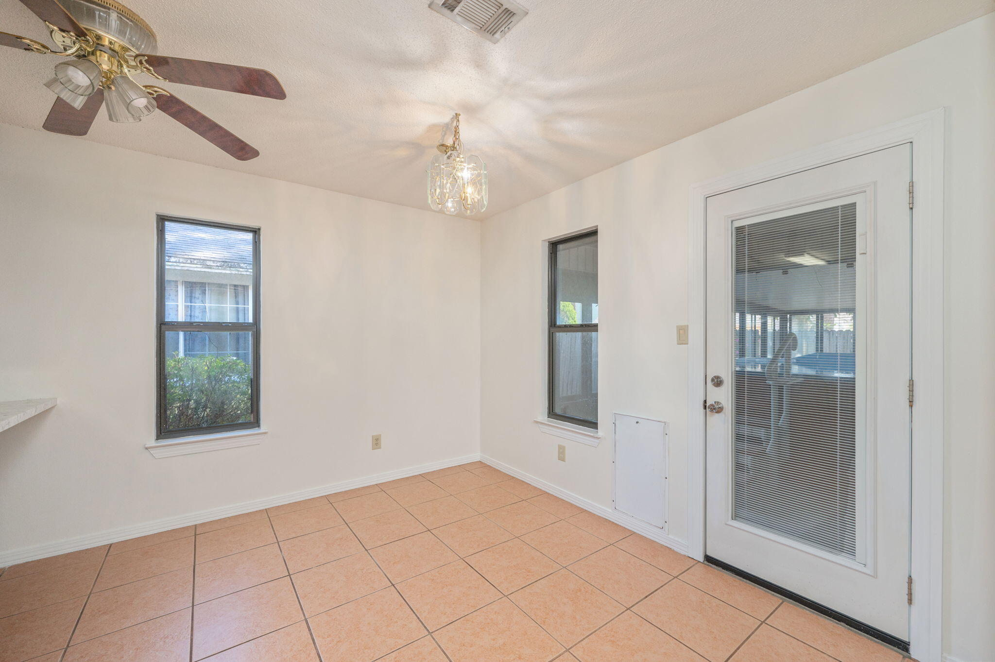 VILLAGE WEST - Residential