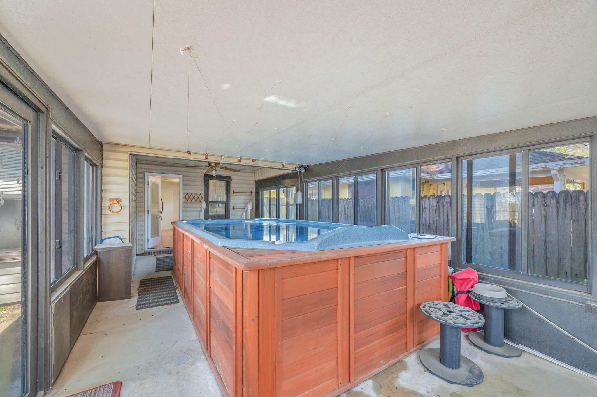 VILLAGE WEST - Residential