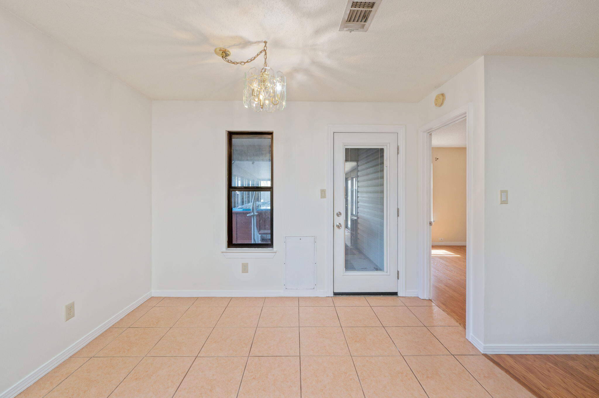 VILLAGE WEST - Residential