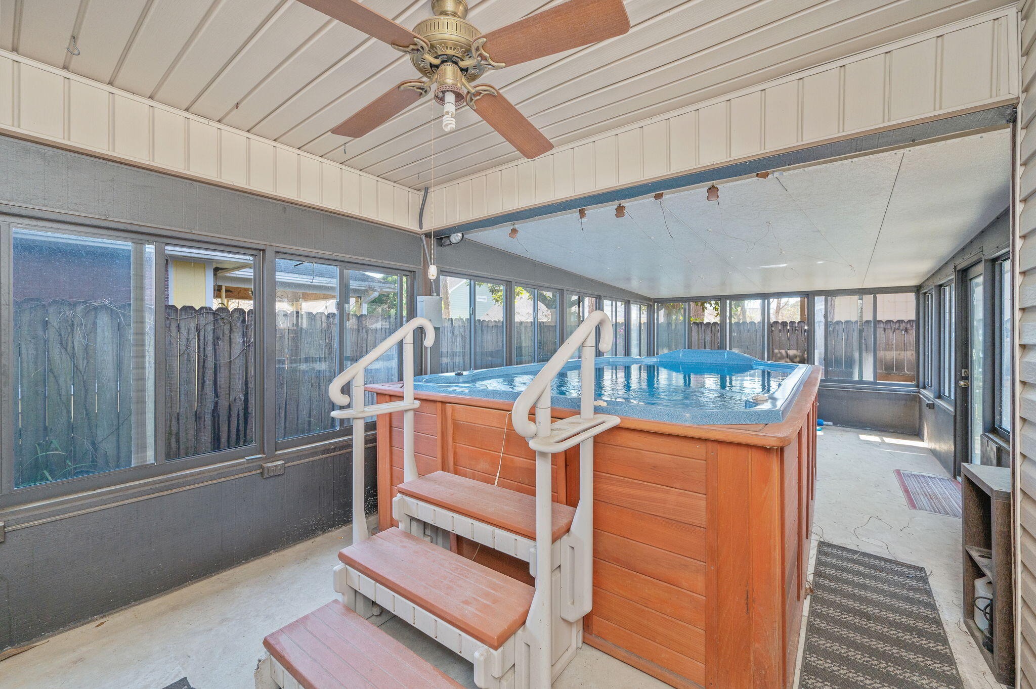 VILLAGE WEST - Residential