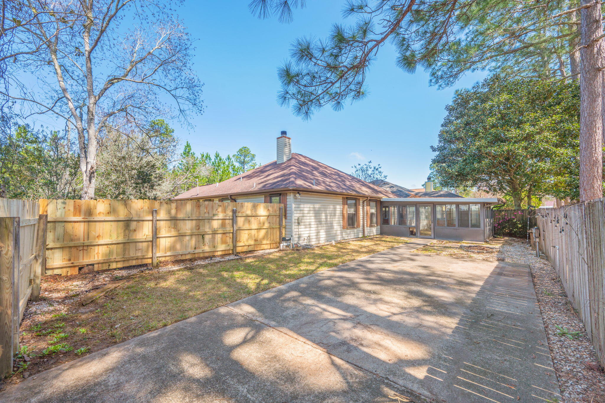 VILLAGE WEST - Residential