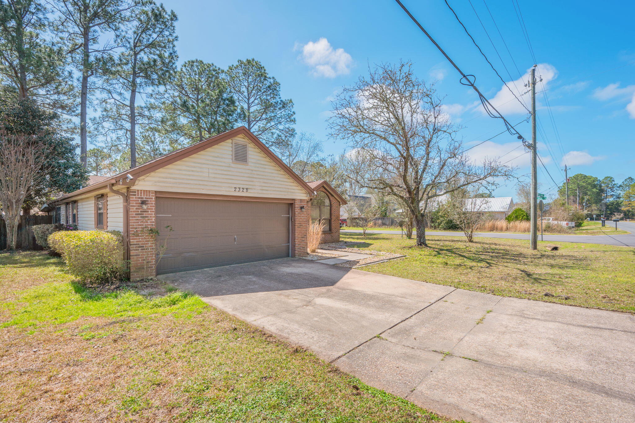 VILLAGE WEST - Residential