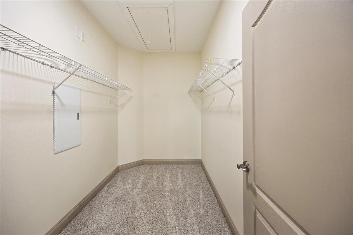 DIAMOND LAKES - Residential