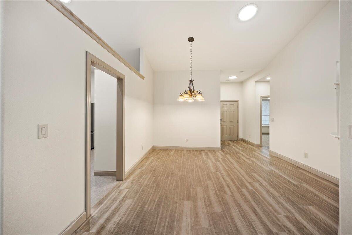 DIAMOND LAKES - Residential