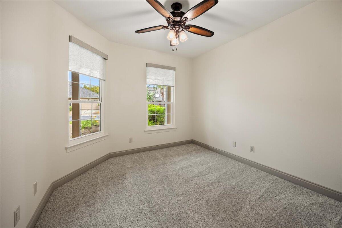 DIAMOND LAKES - Residential