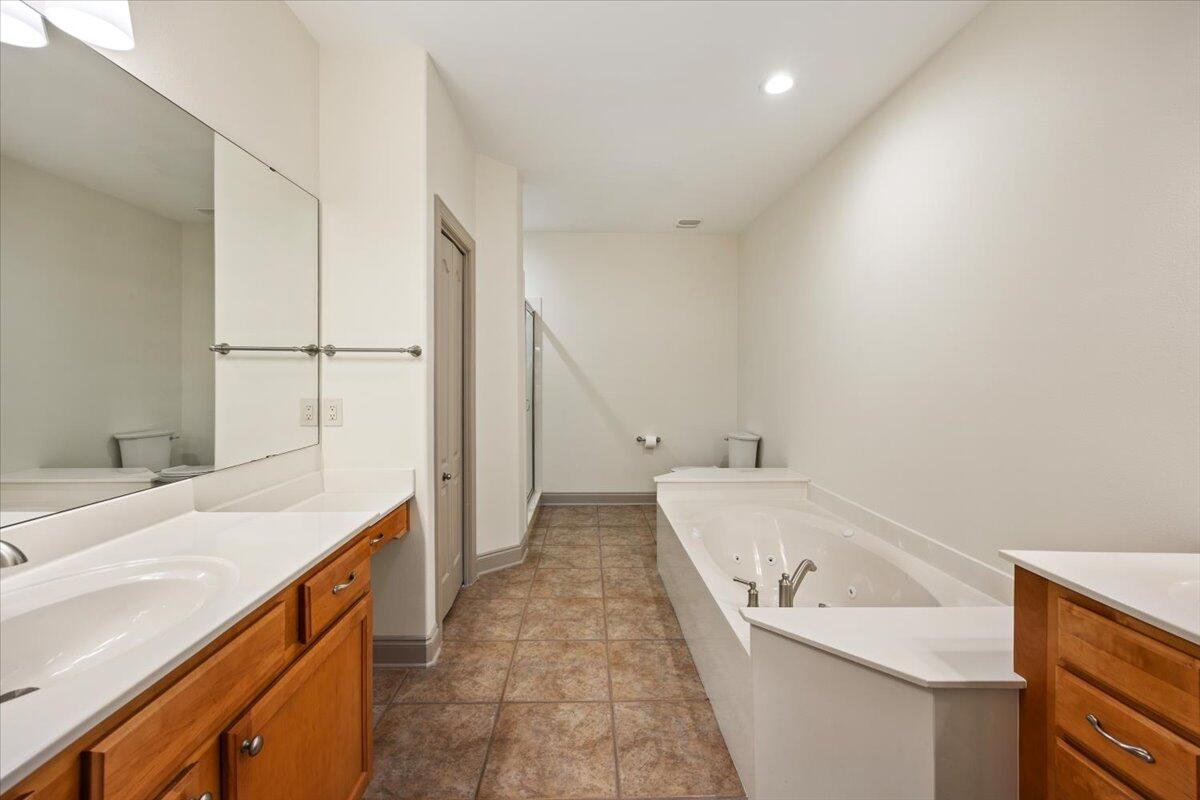 DIAMOND LAKES - Residential