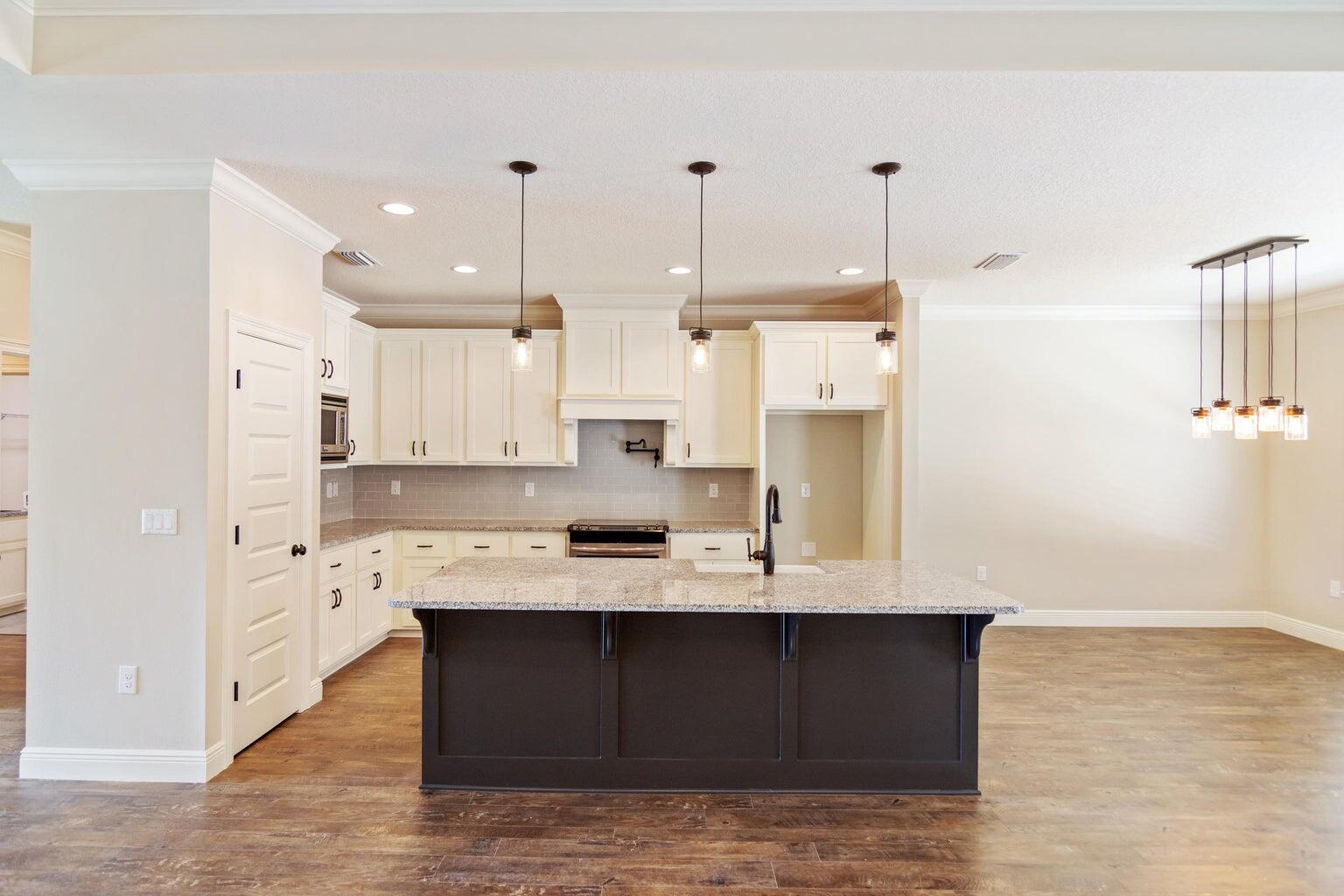 HOMEWOOD EST - Residential