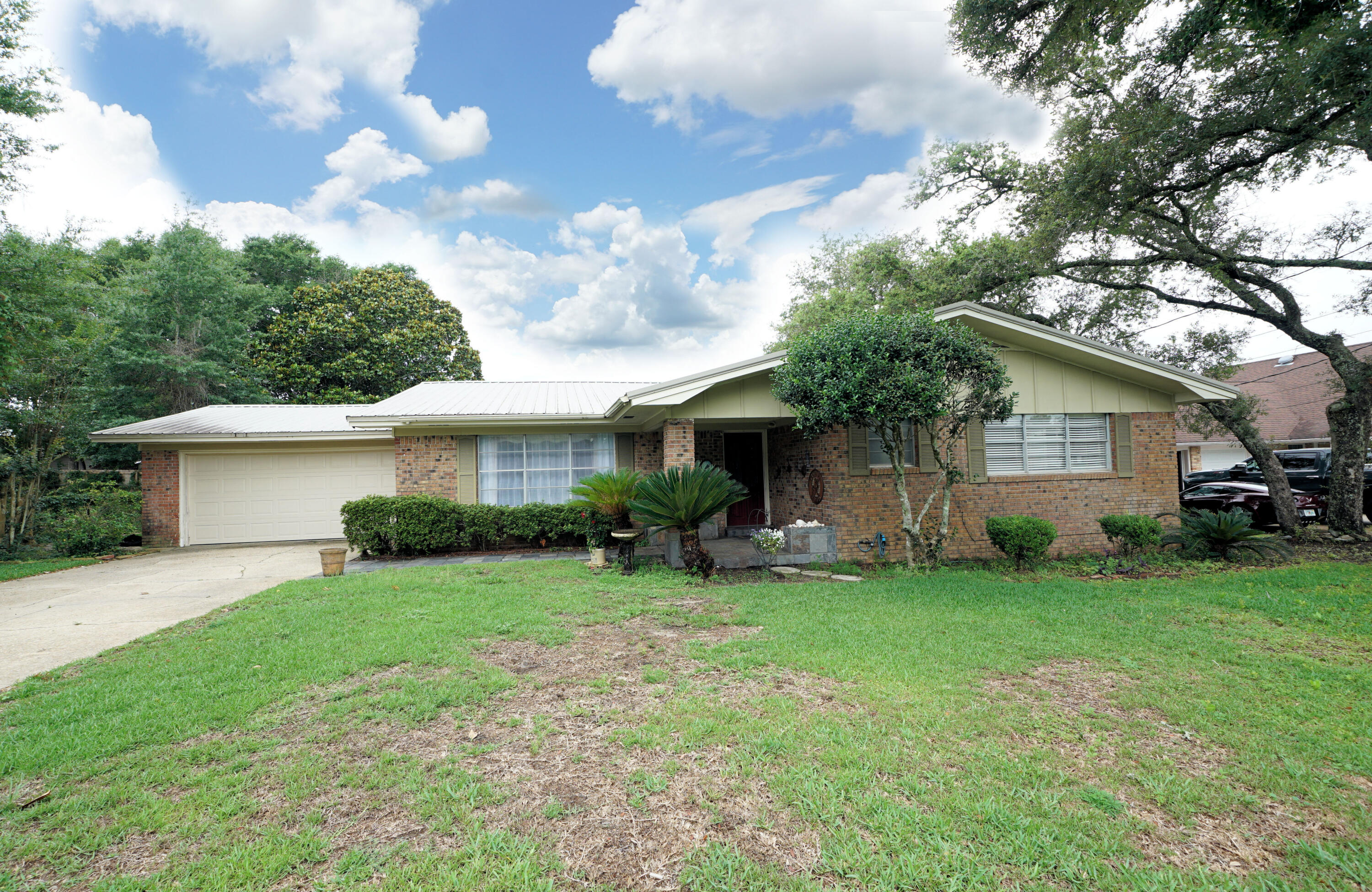 BAYOU WOODS - Residential